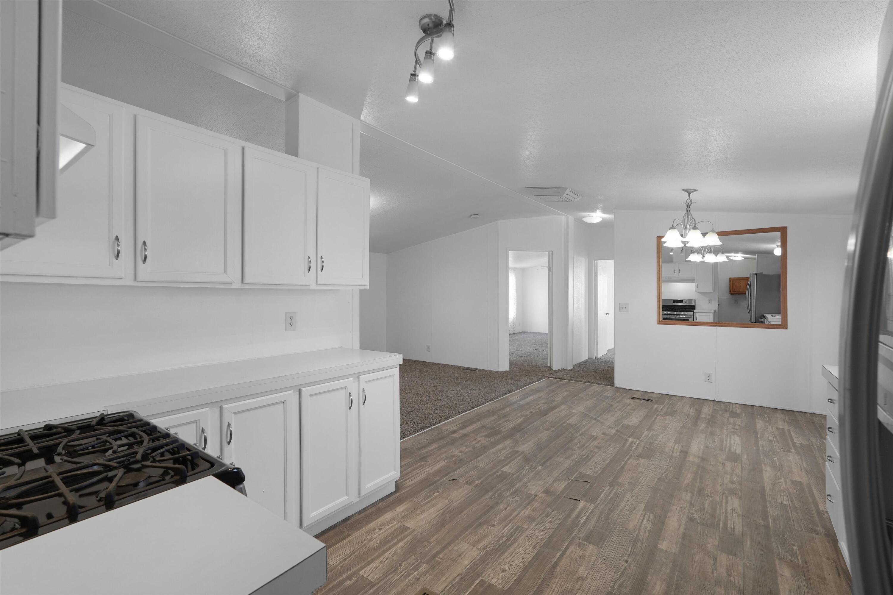 Photo 18 — 2106 Perry Road SW