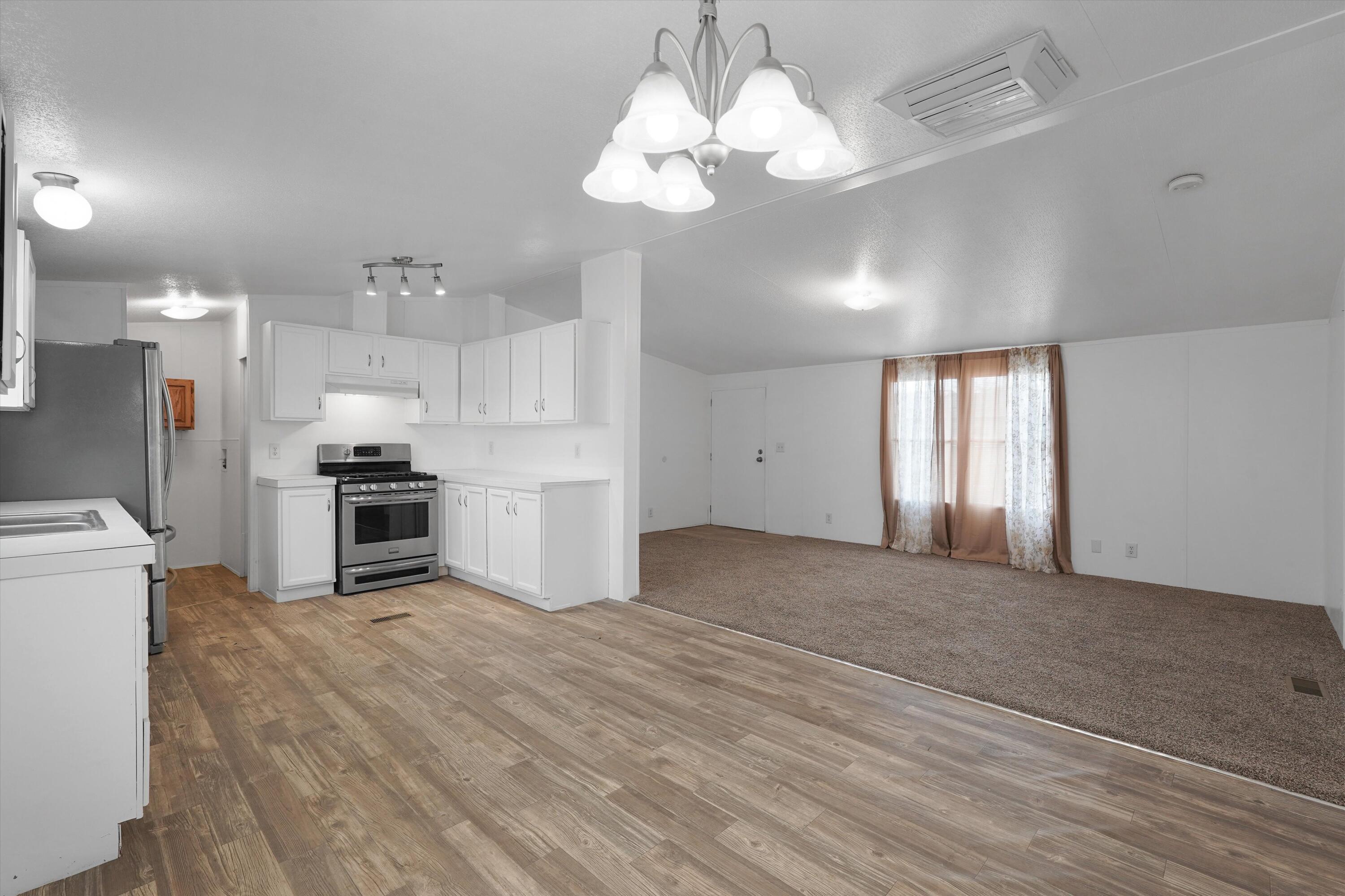 Photo 16 — 2106 Perry Road SW