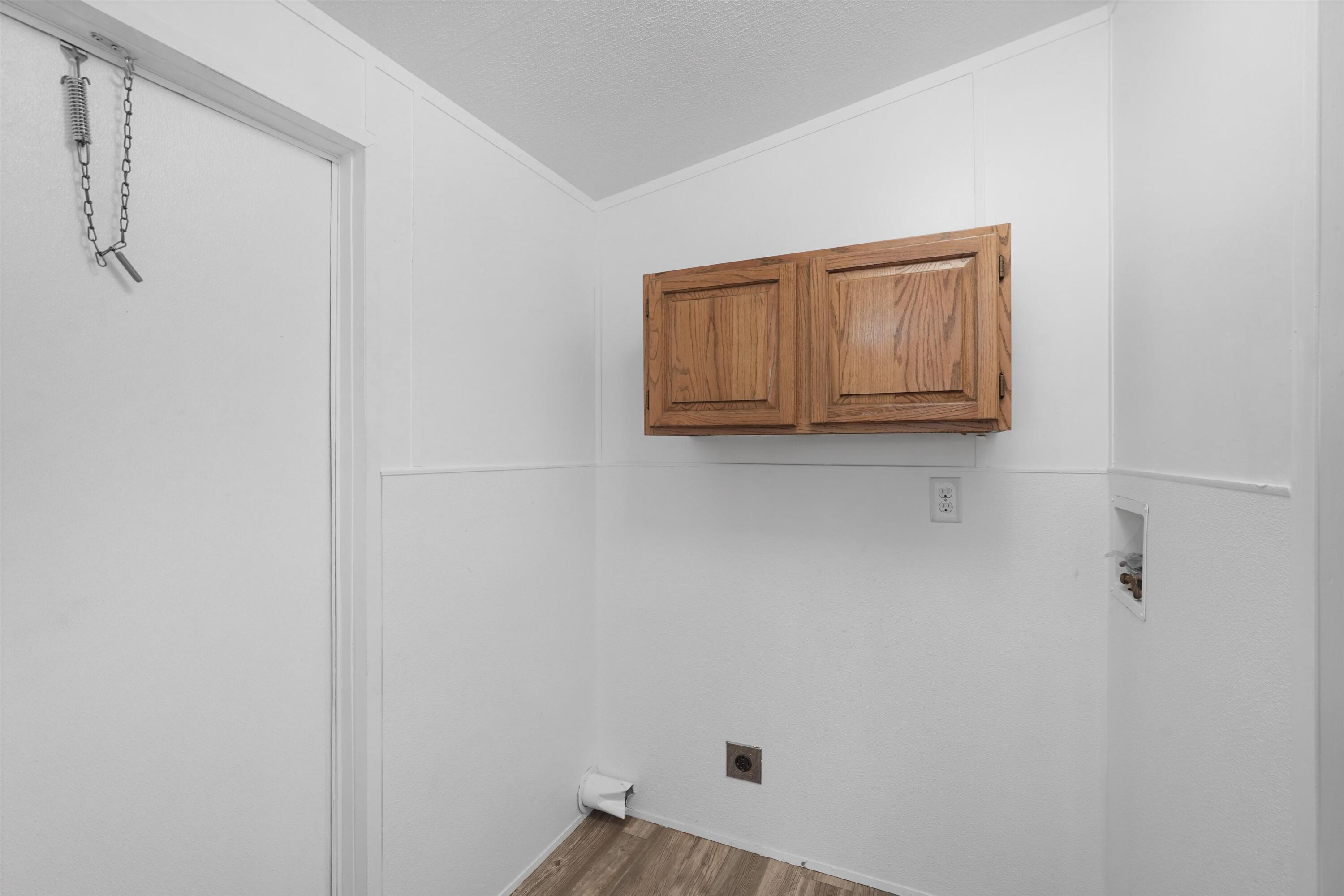 Photo 15 — 2106 Perry Road SW