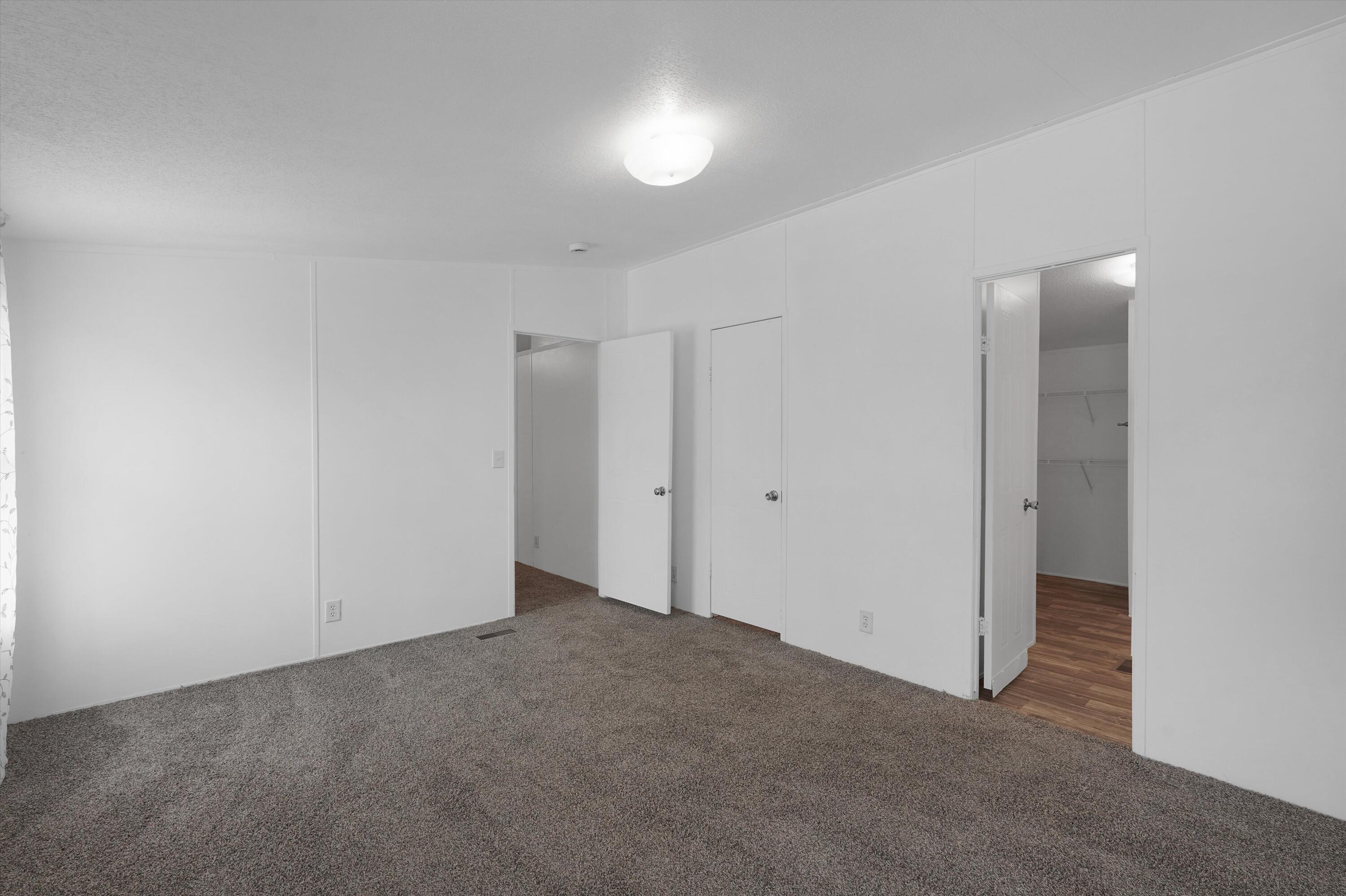Photo 14 — 2106 Perry Road SW