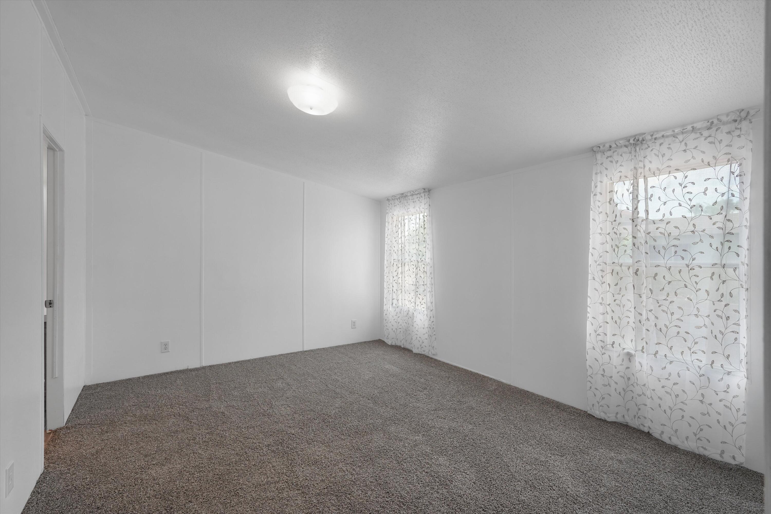 Photo 13 — 2106 Perry Road SW