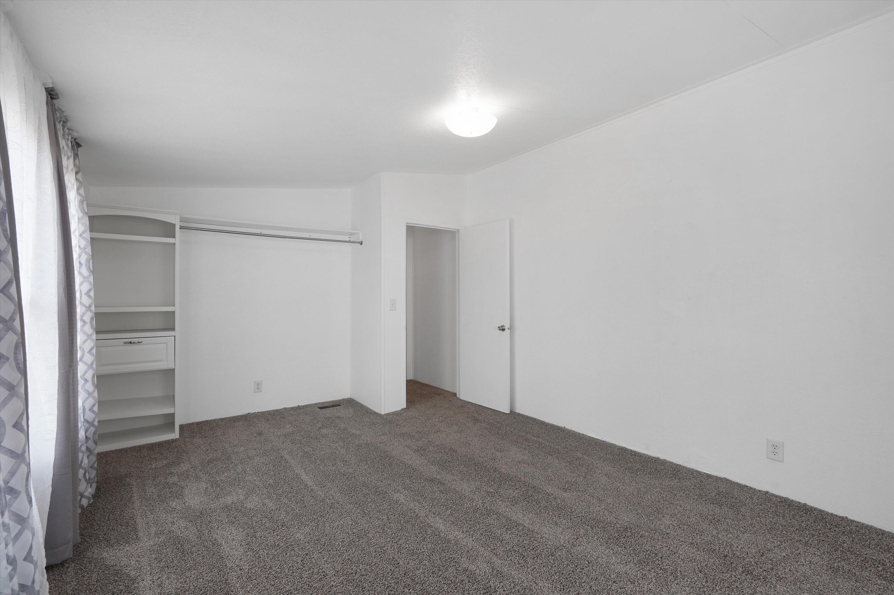 Photo 4 — 2106 Perry Road SW