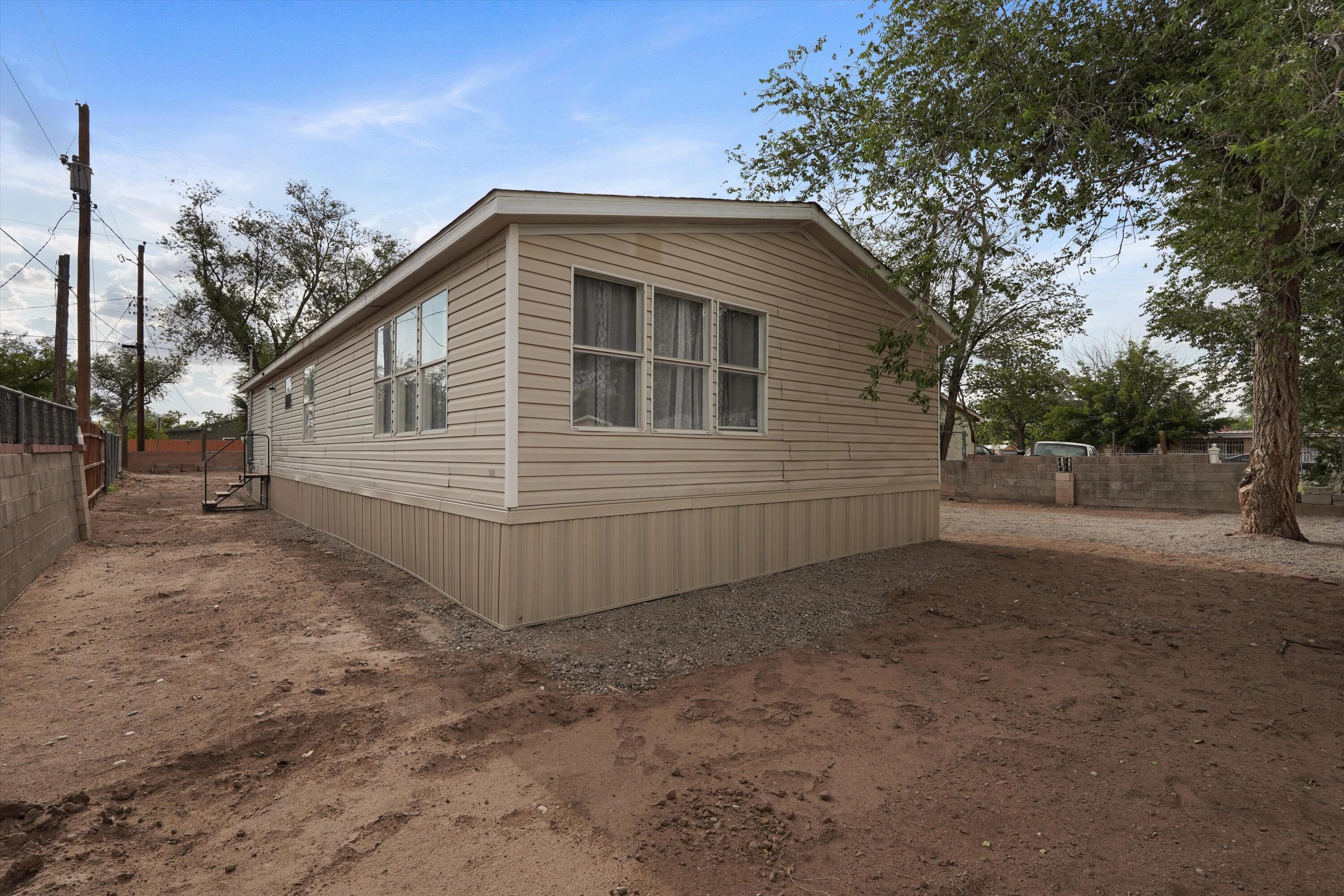 Photo 3 — 2106 Perry Road SW