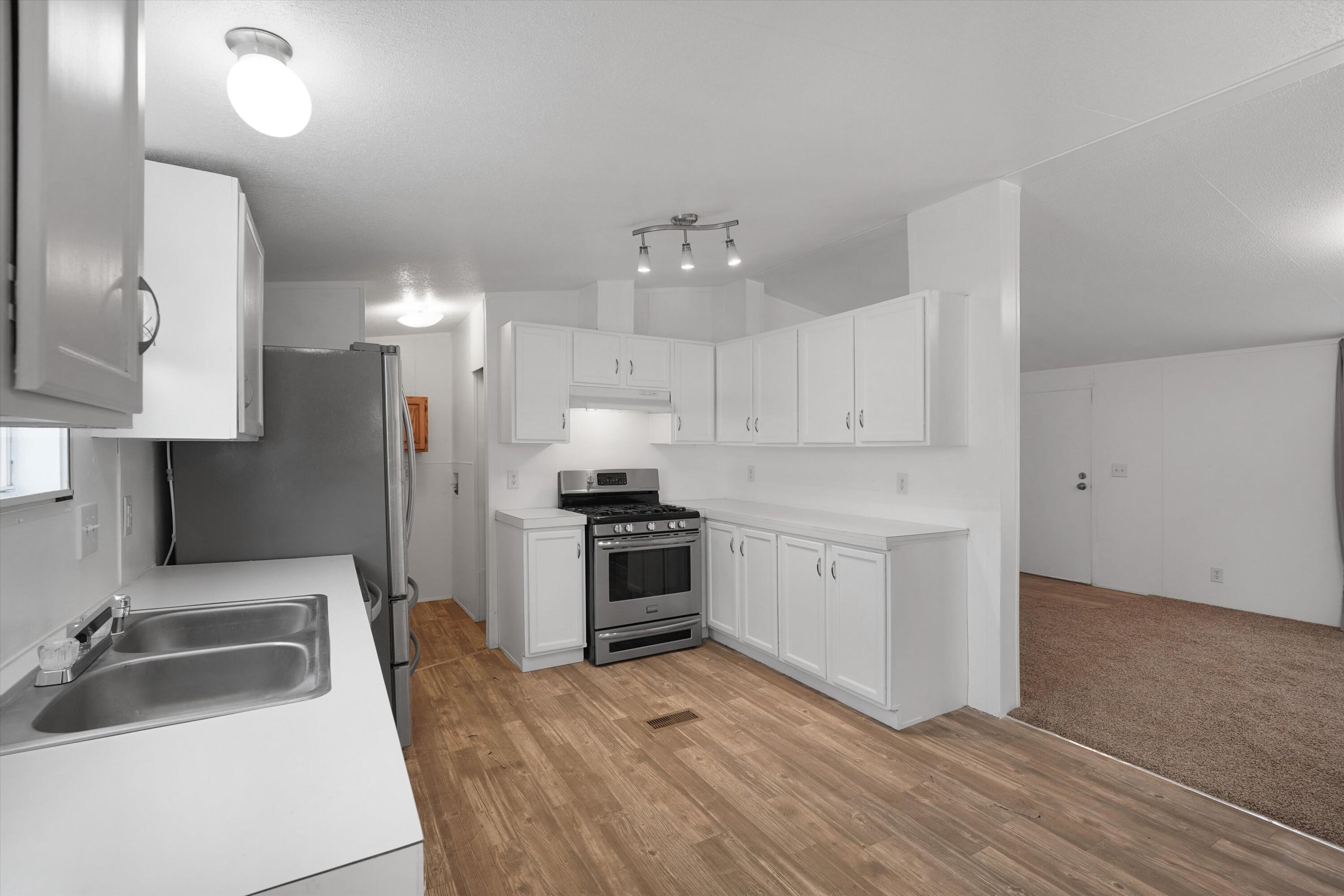 Photo 20 — 2106 Perry Road SW