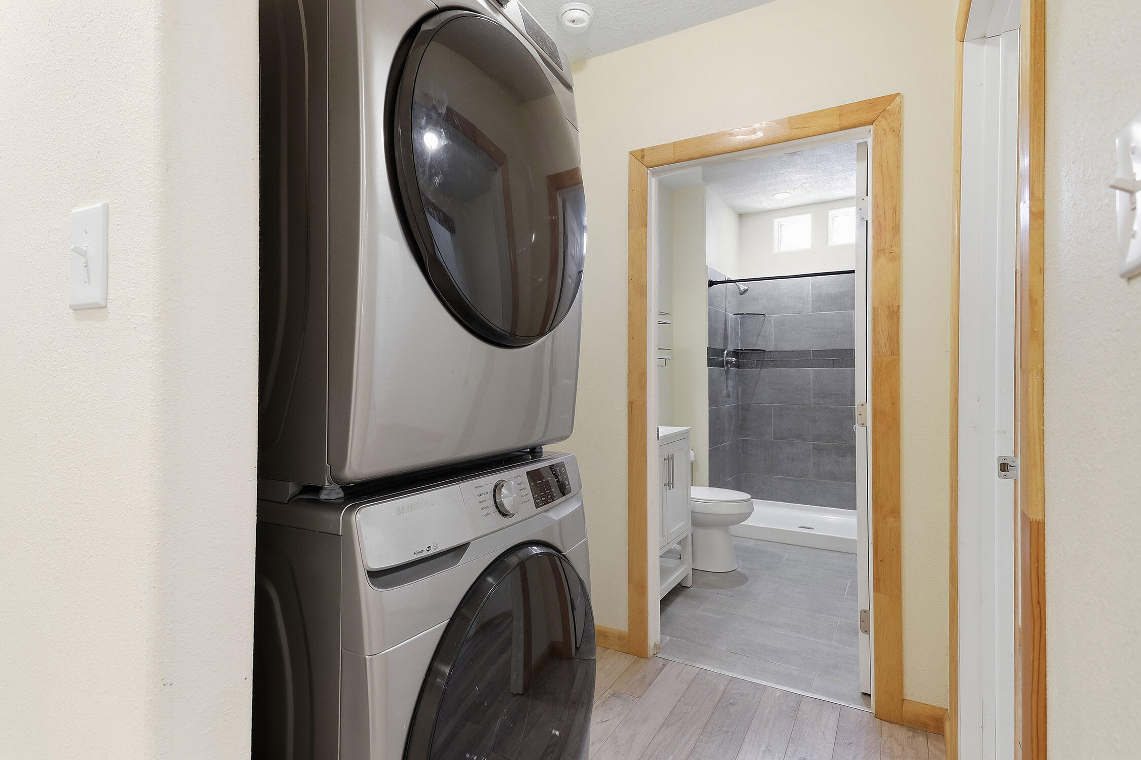 Photo 4 — 515 Marble Avenue NE