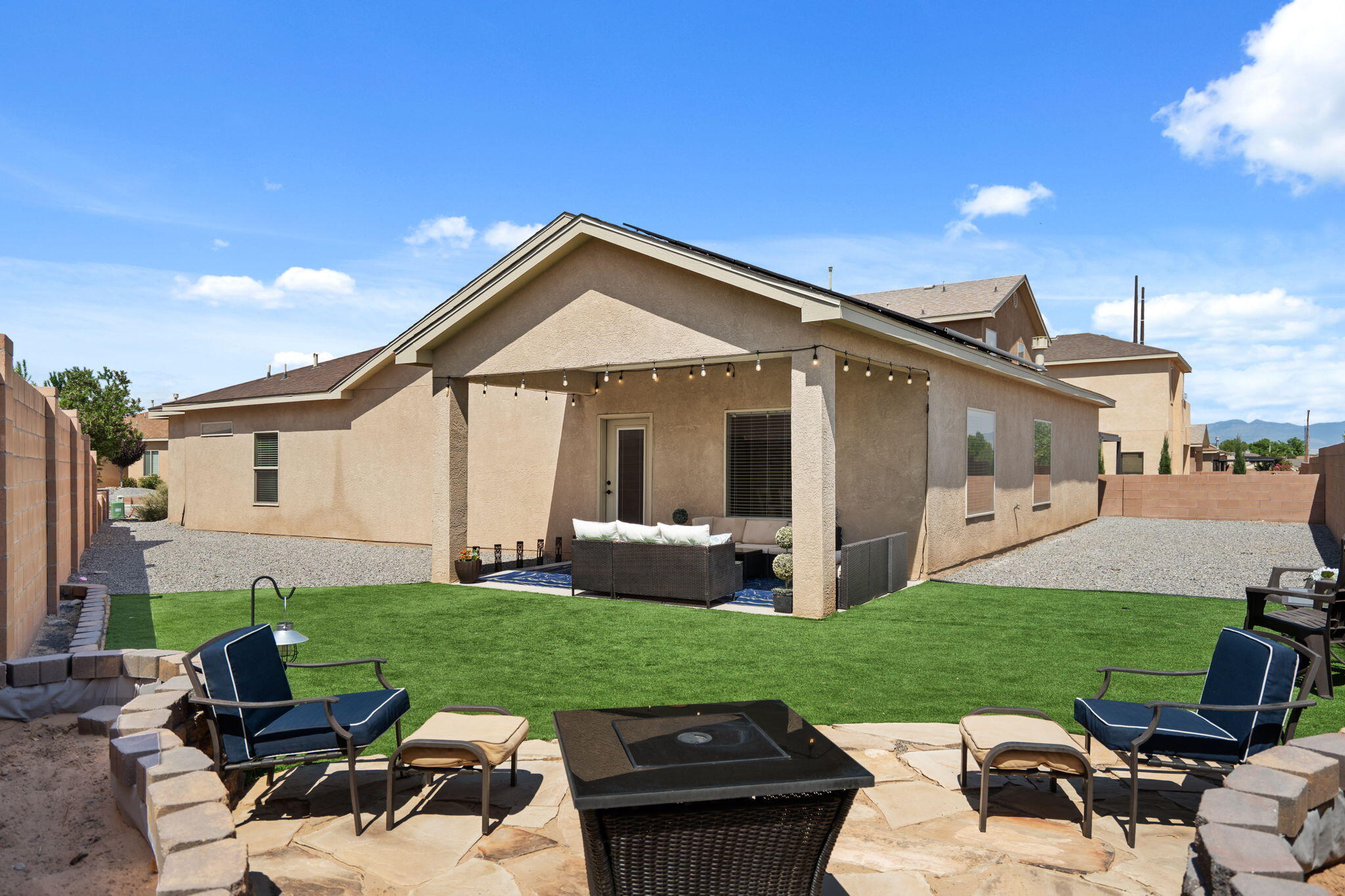 Photo 17 — 940 Firewheel Loop SW
