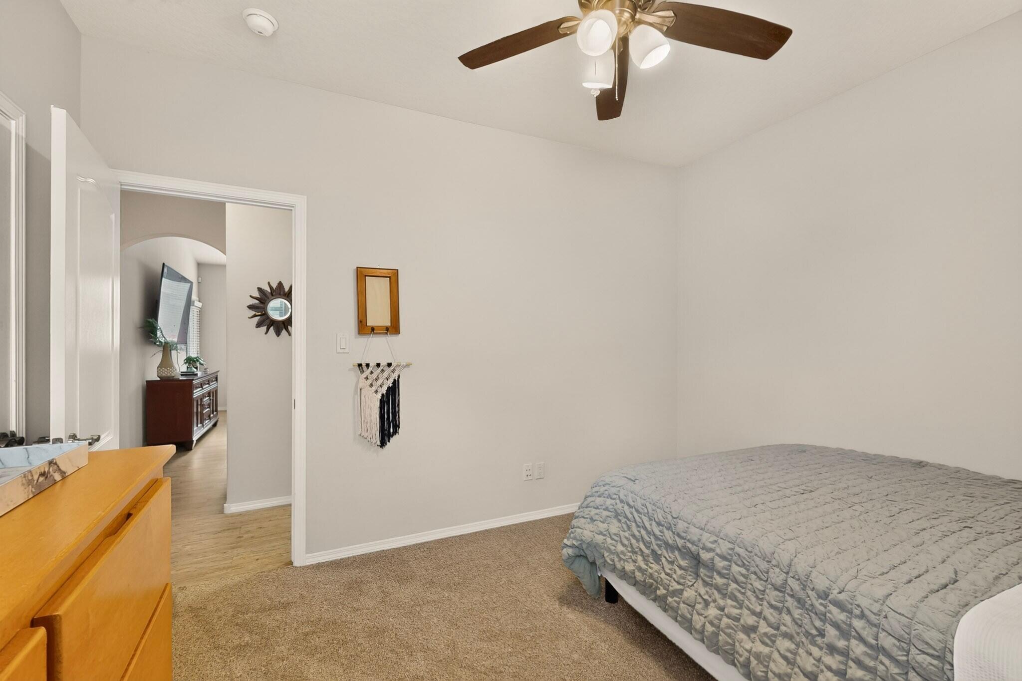 Photo 11 — 5815 Mafraq Avenue NW