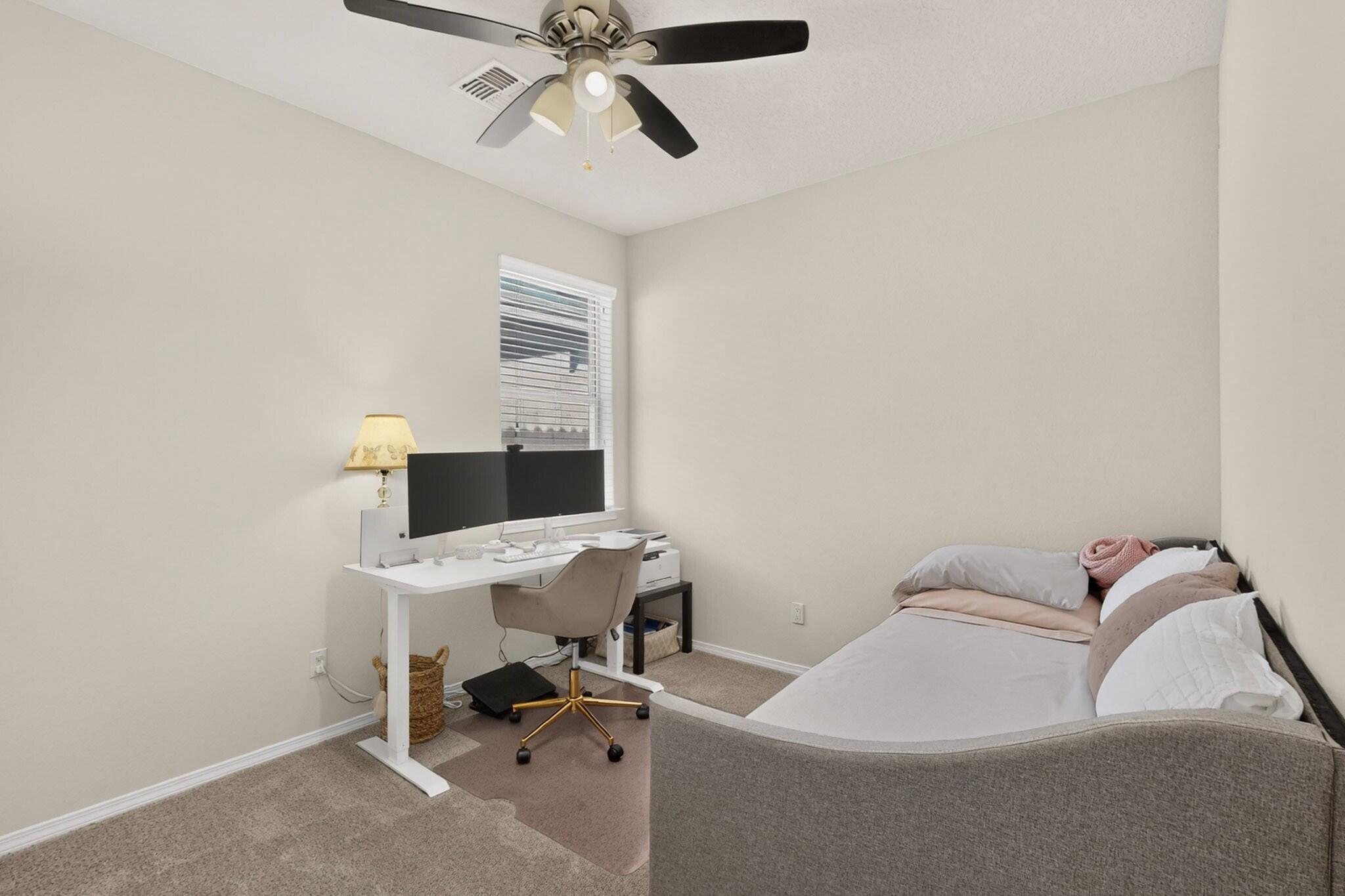 Photo 10 — 5815 Mafraq Avenue NW