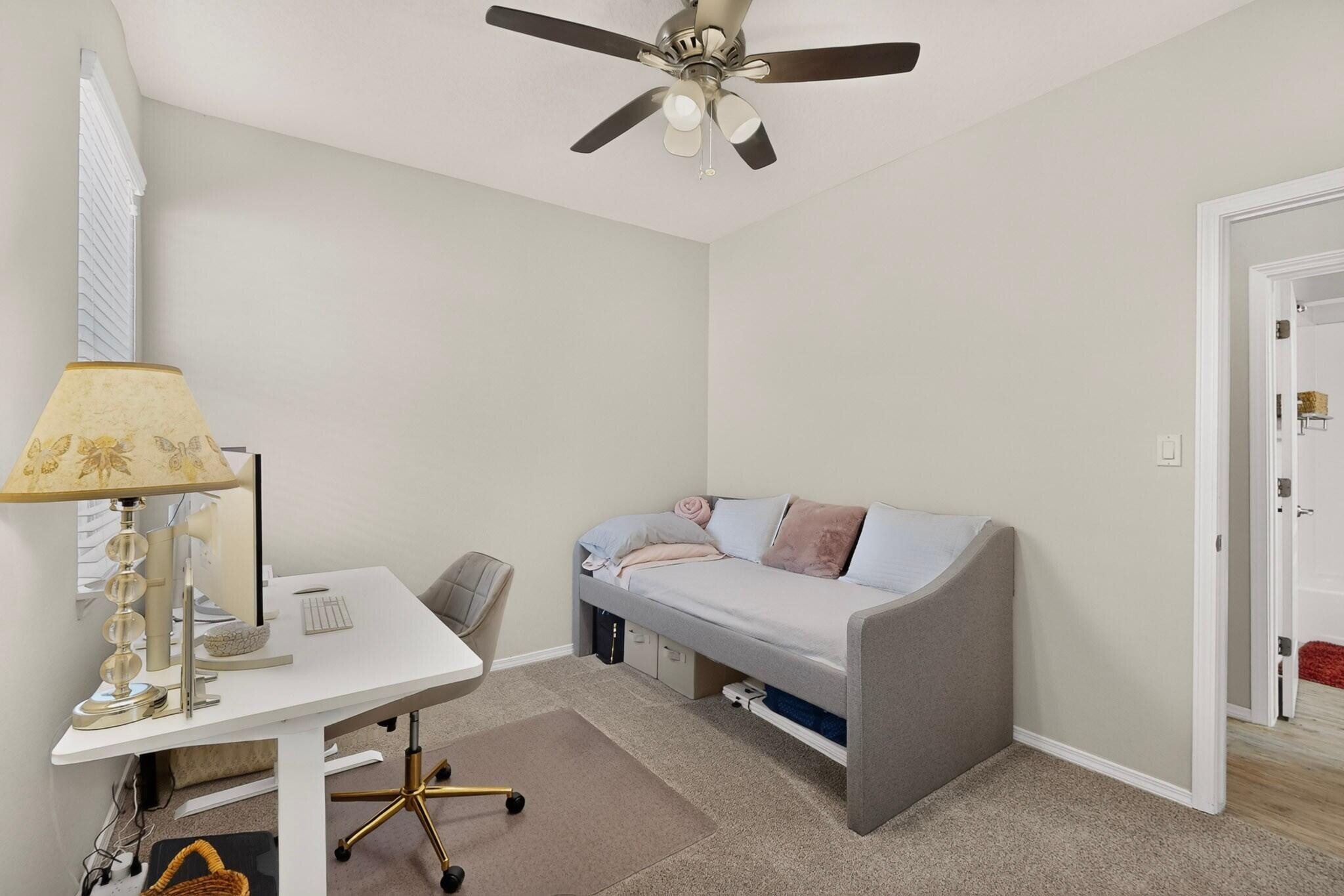 Photo 9 — 5815 Mafraq Avenue NW