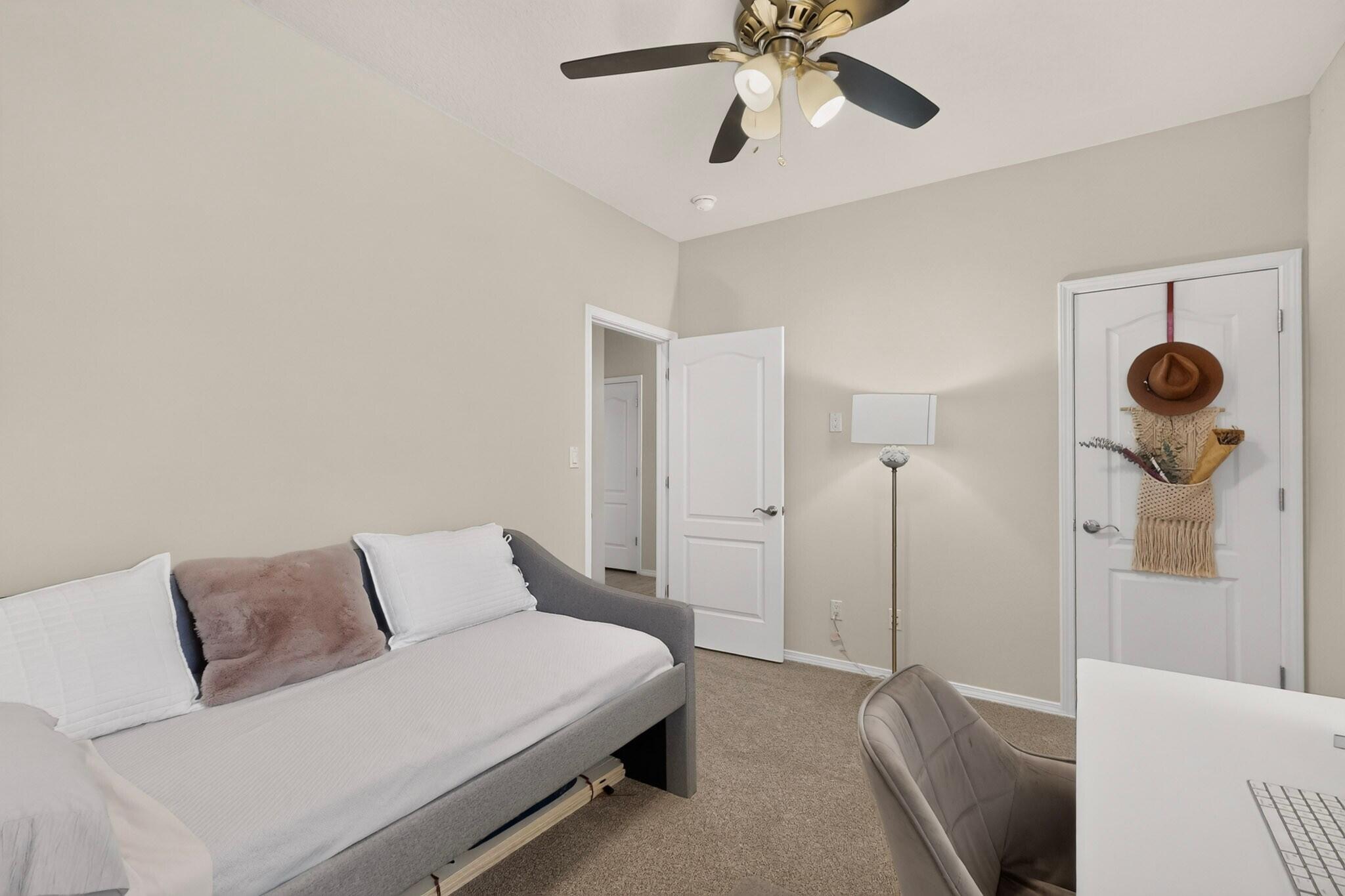 Photo 8 — 5815 Mafraq Avenue NW