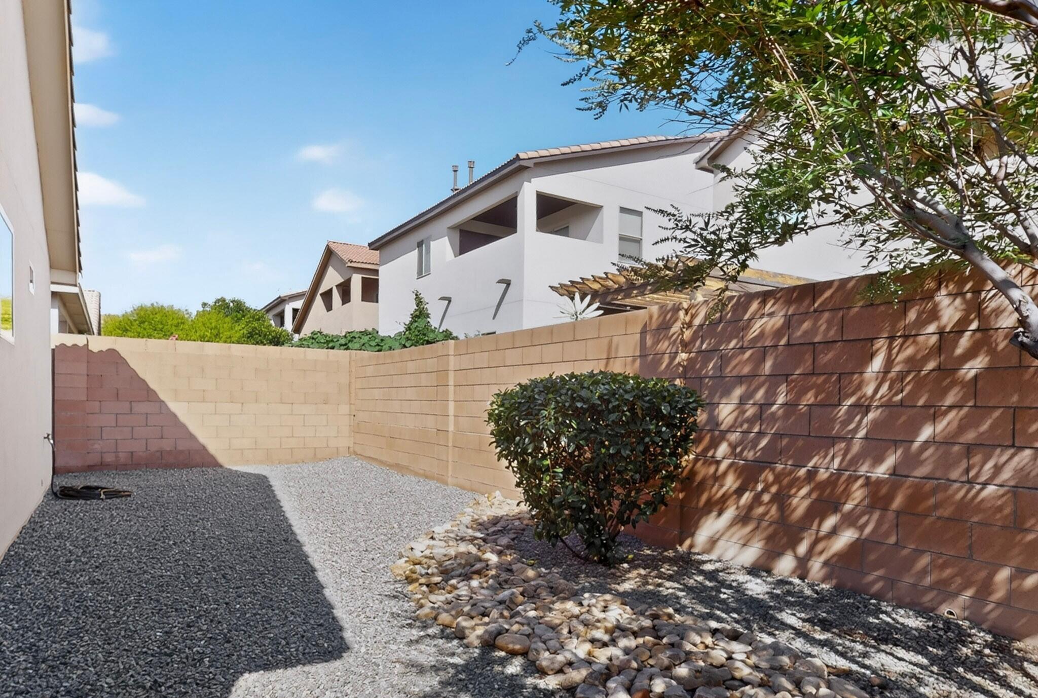 Photo 3 — 5815 Mafraq Avenue NW