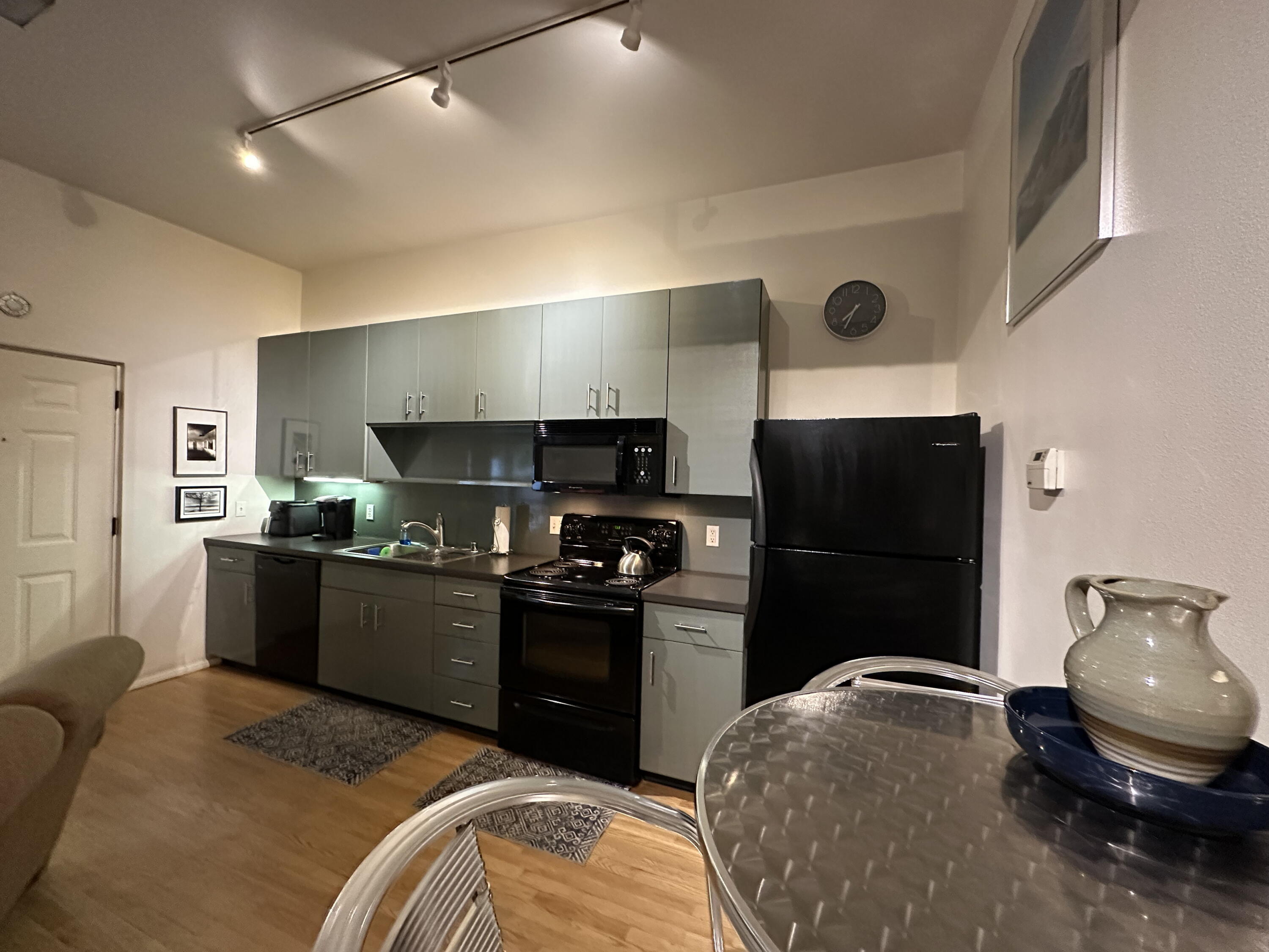 Photo 16 — 400 Copper Avenue NE APT 105