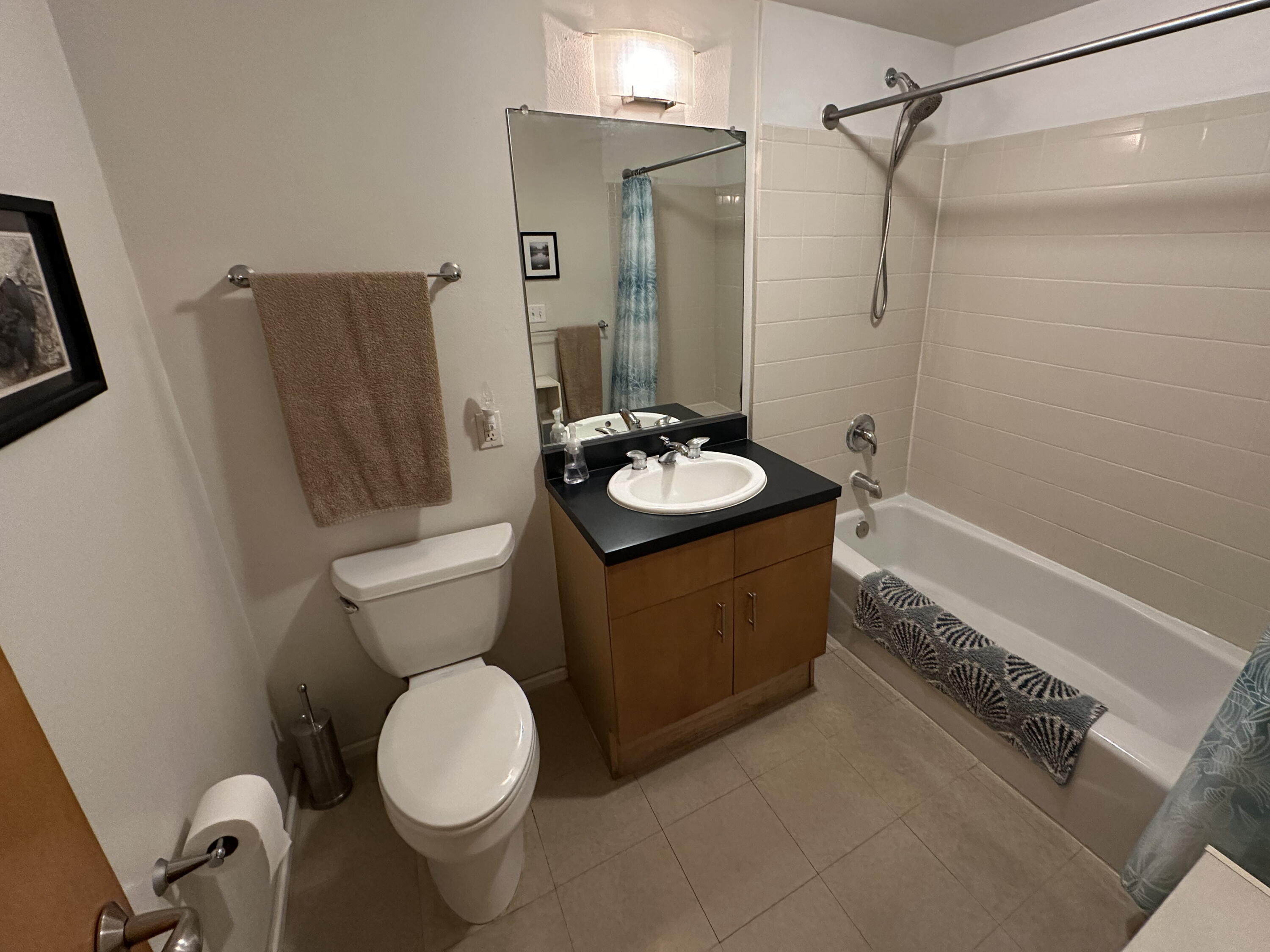 Photo 10 — 400 Copper Avenue NE APT 105