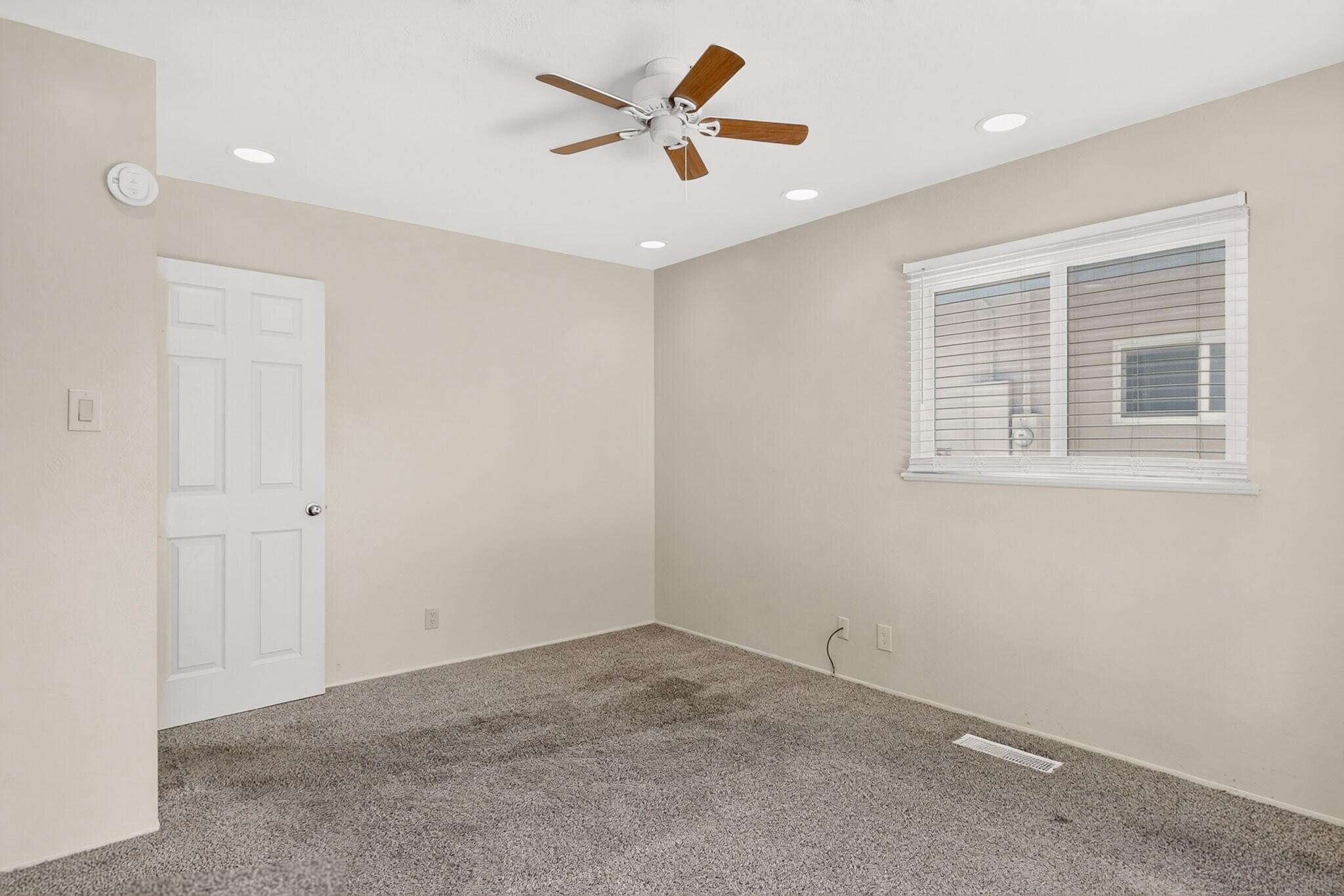 Photo 20 — 1405 Betts Street NE