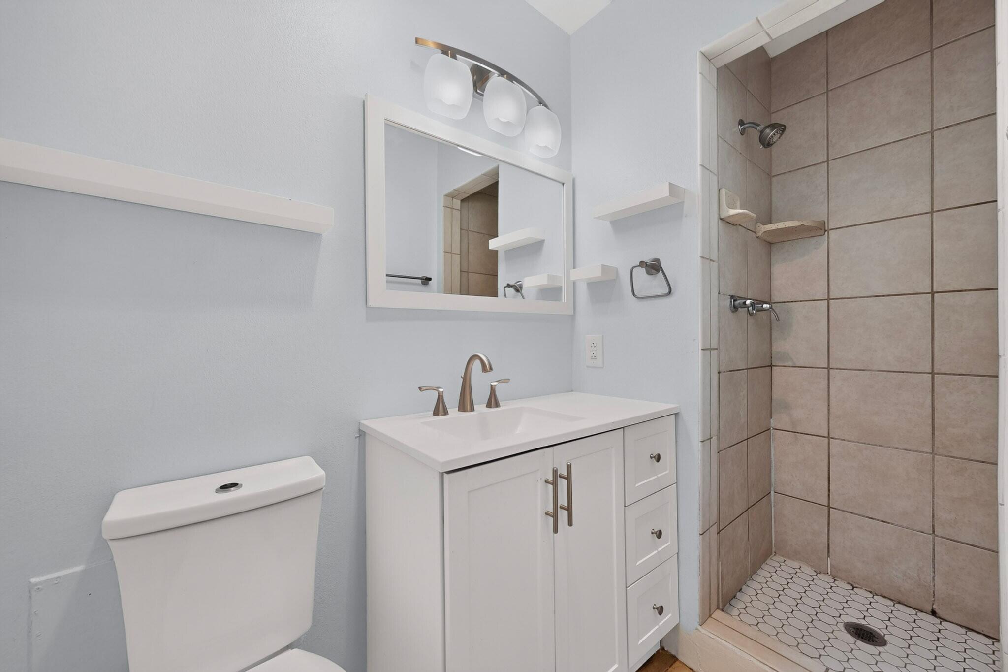 Photo 19 — 1405 Betts Street NE