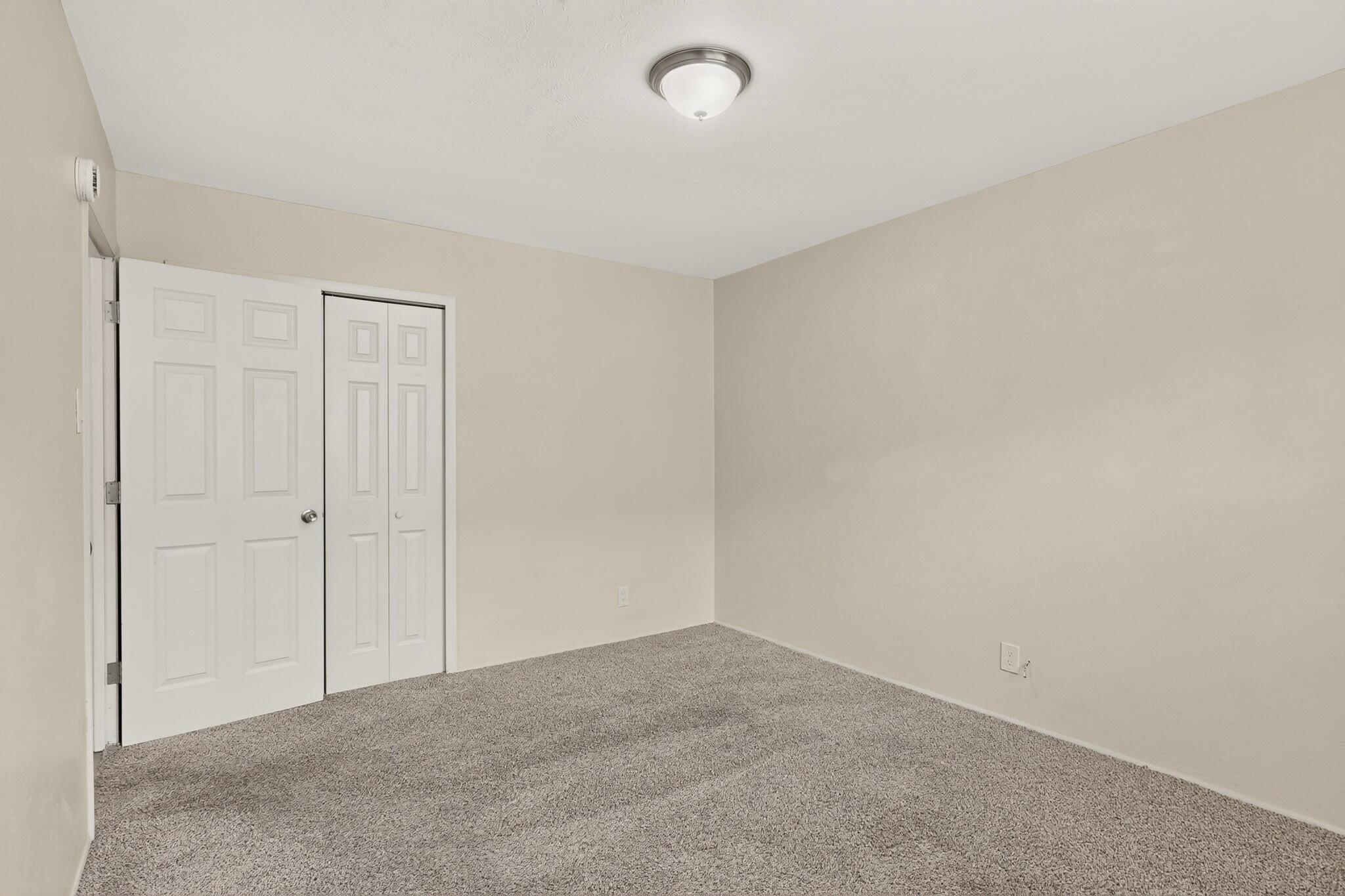 Photo 17 — 1405 Betts Street NE