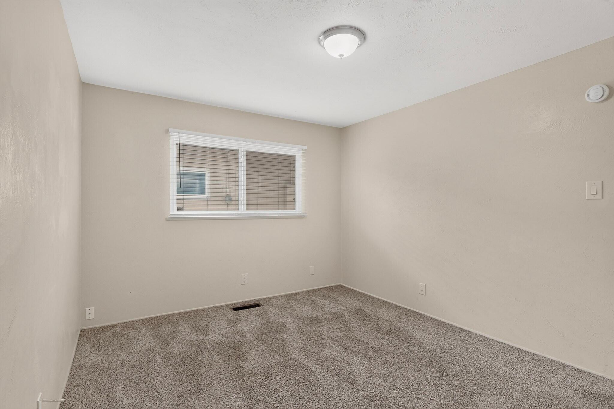 Photo 16 — 1405 Betts Street NE