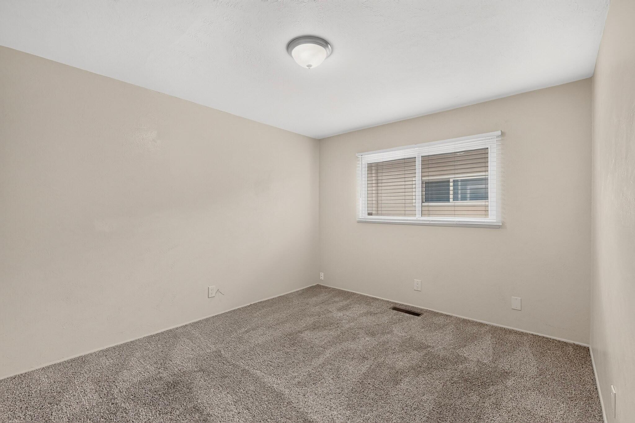 Photo 15 — 1405 Betts Street NE