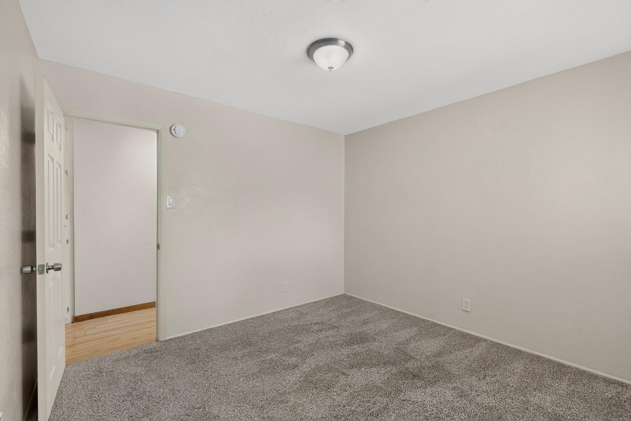 Photo 12 — 1405 Betts Street NE