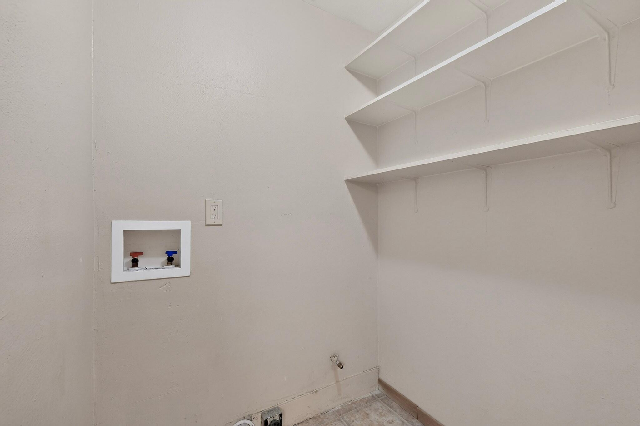 Photo 10 — 1405 Betts Street NE