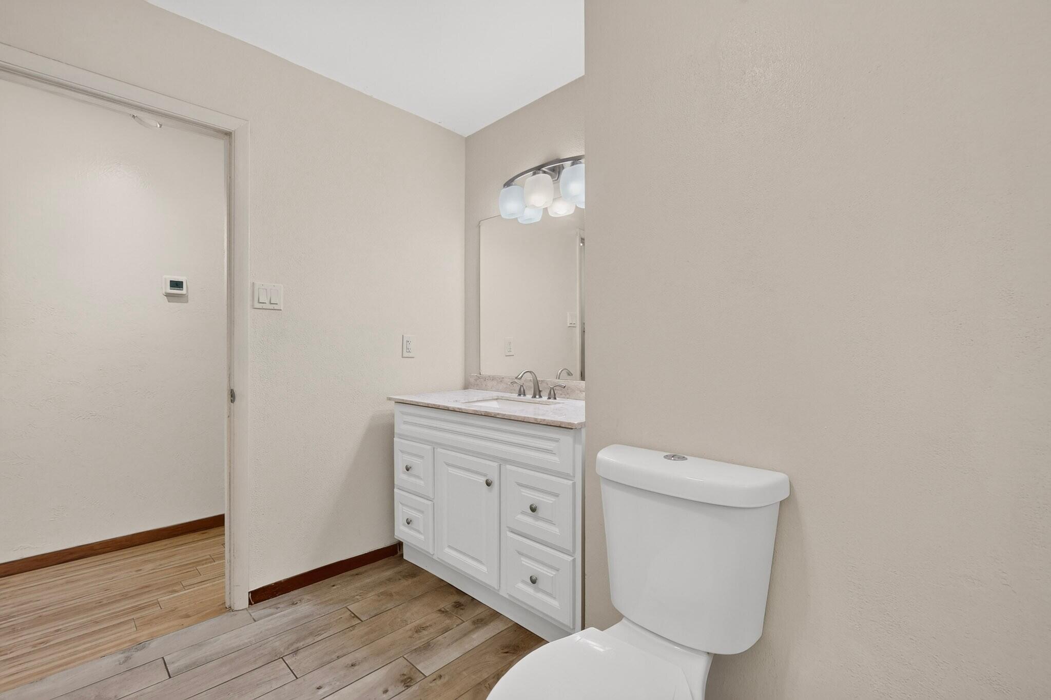 Photo 9 — 1405 Betts Street NE
