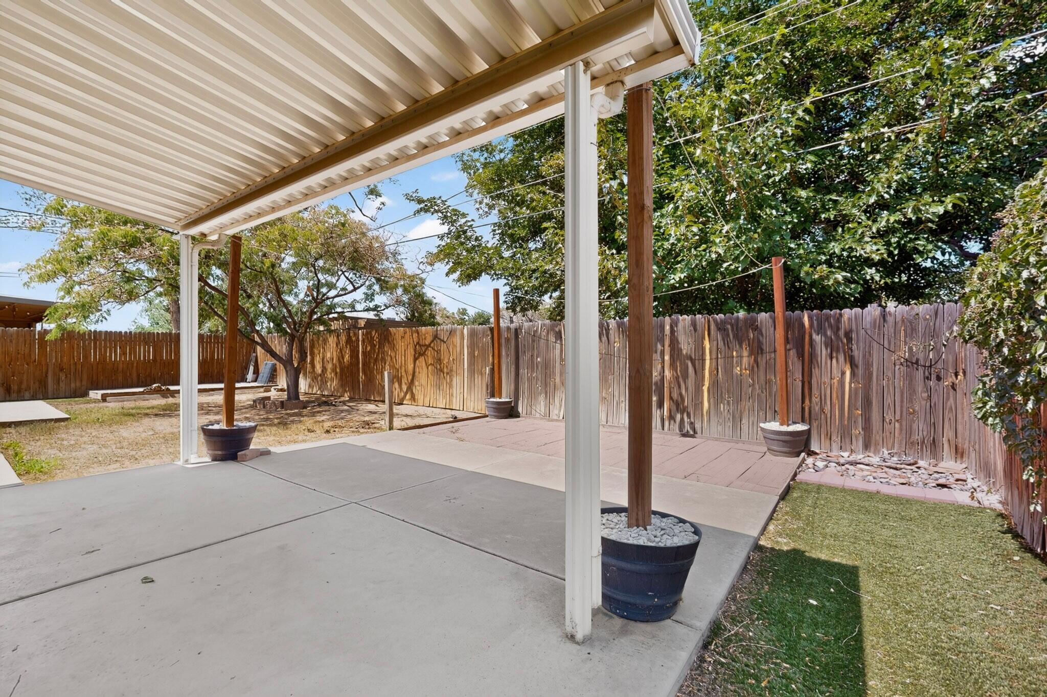Photo 4 — 1405 Betts Street NE