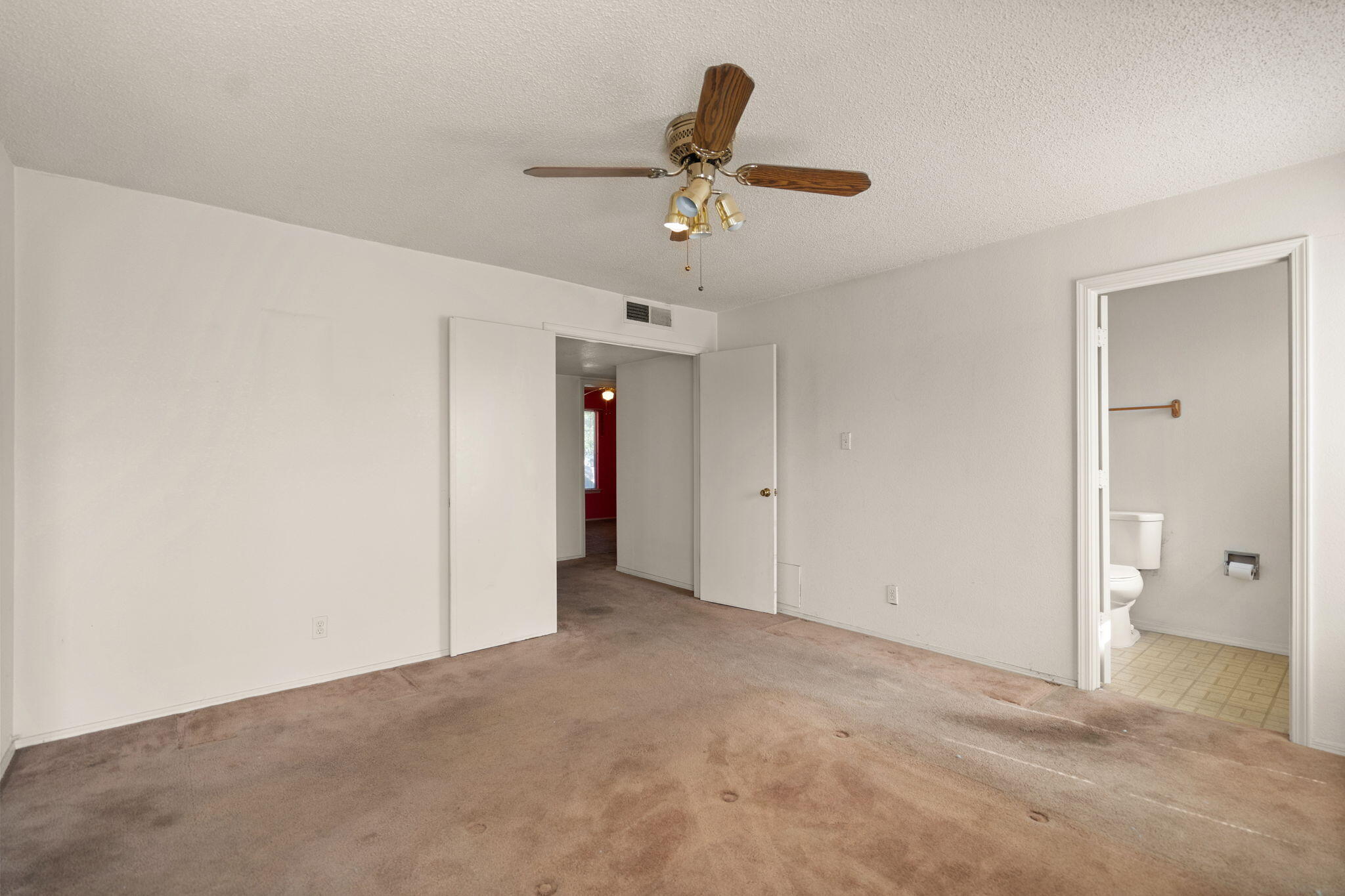 Photo 4 — 1229 Hiawatha Drive NE