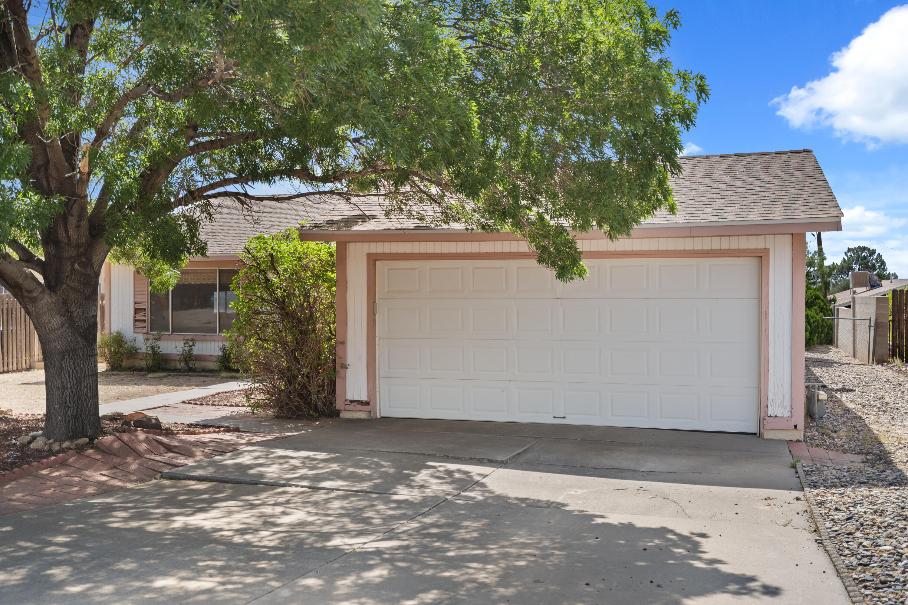 Photo 12 — 1229 Hiawatha Drive NE
