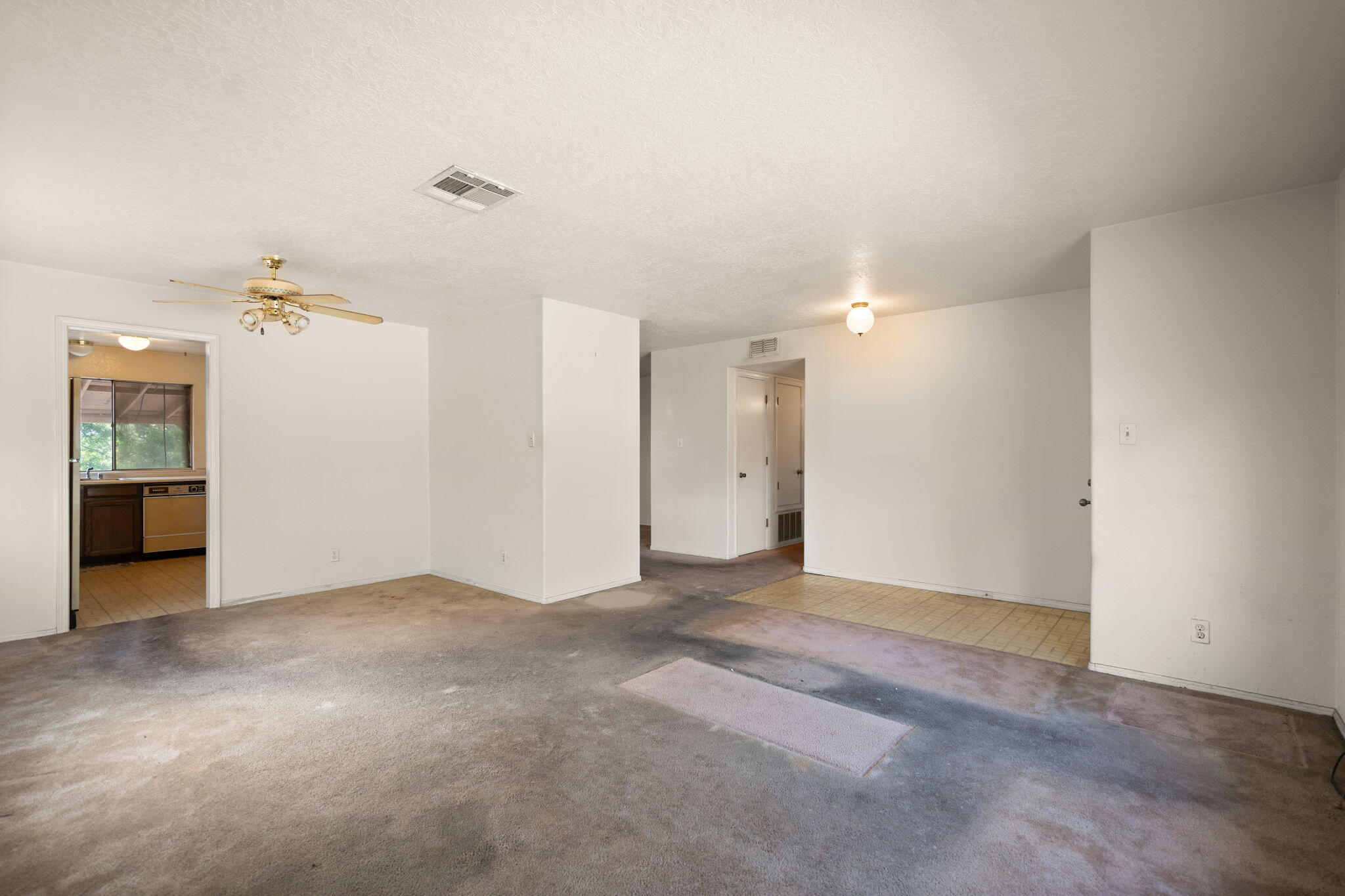 Photo 19 — 1229 Hiawatha Drive NE