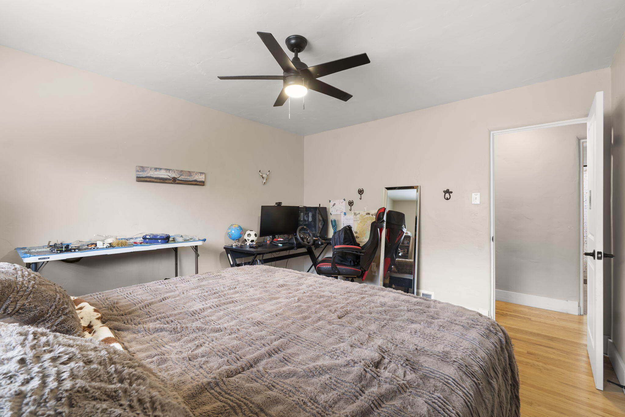 Photo 13 — 438 Truman Street NE