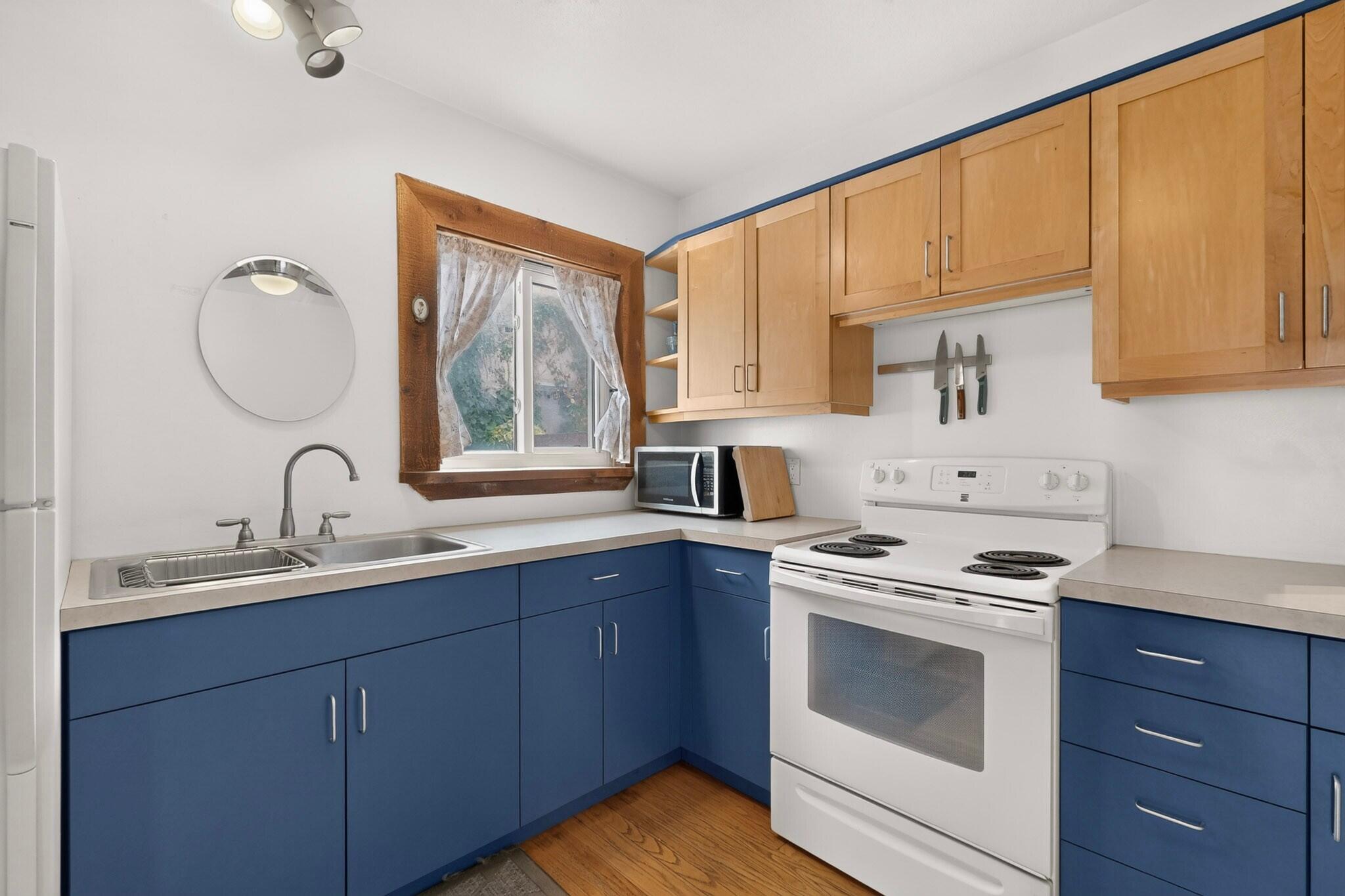 Photo 19 — 1205 Girard Boulevard NE