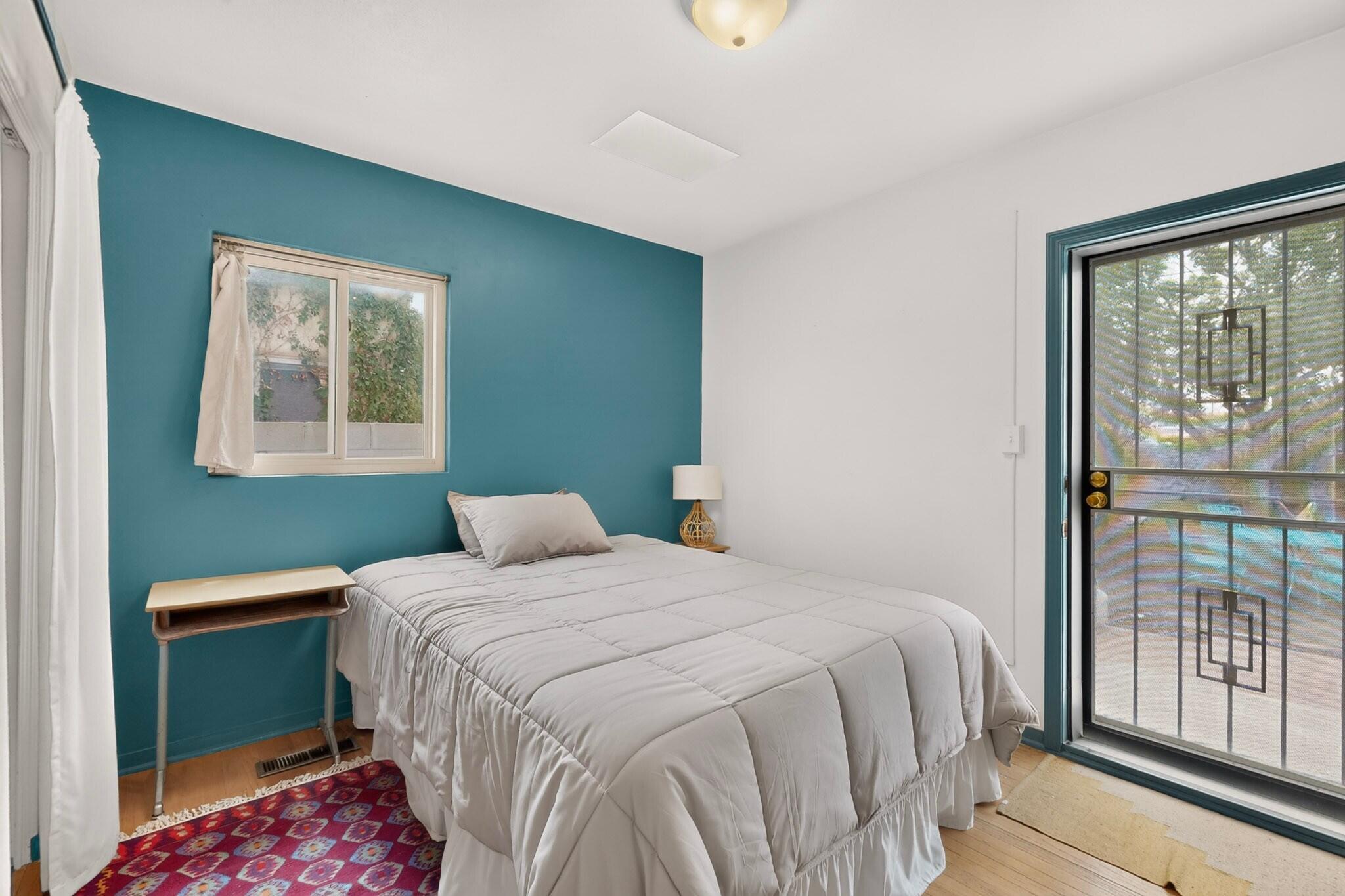 Photo 18 — 1205 Girard Boulevard NE