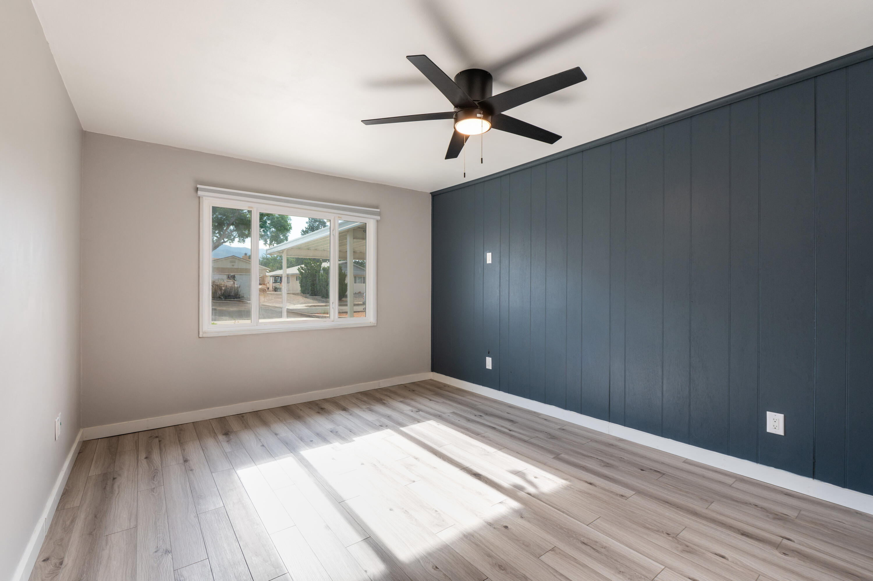 Photo 5 — 3413 Florida Street NE