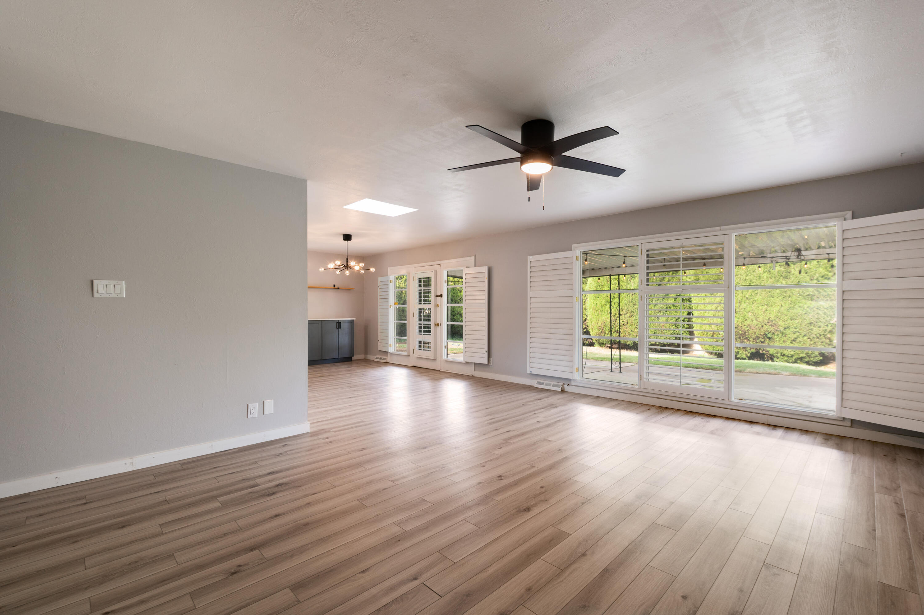 Photo 18 — 3413 Florida Street NE