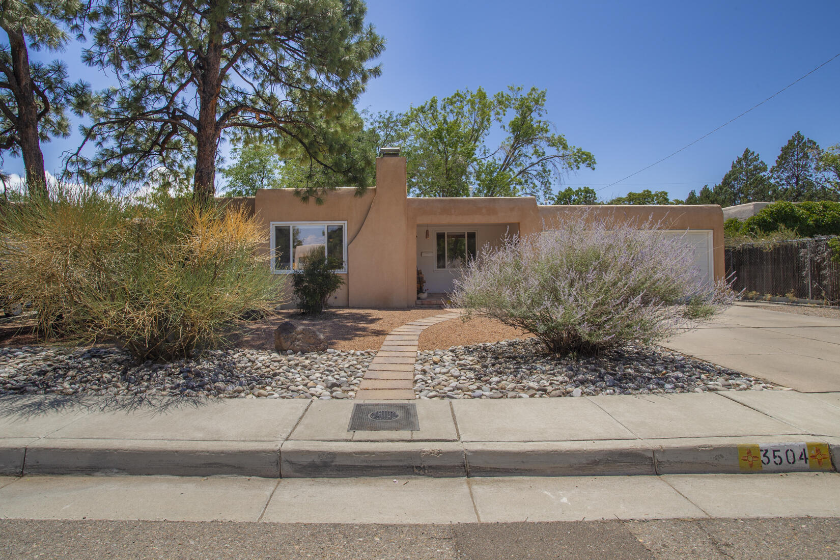 3504 Calle Del Ranchero NE, Albuquerque, NM 87106