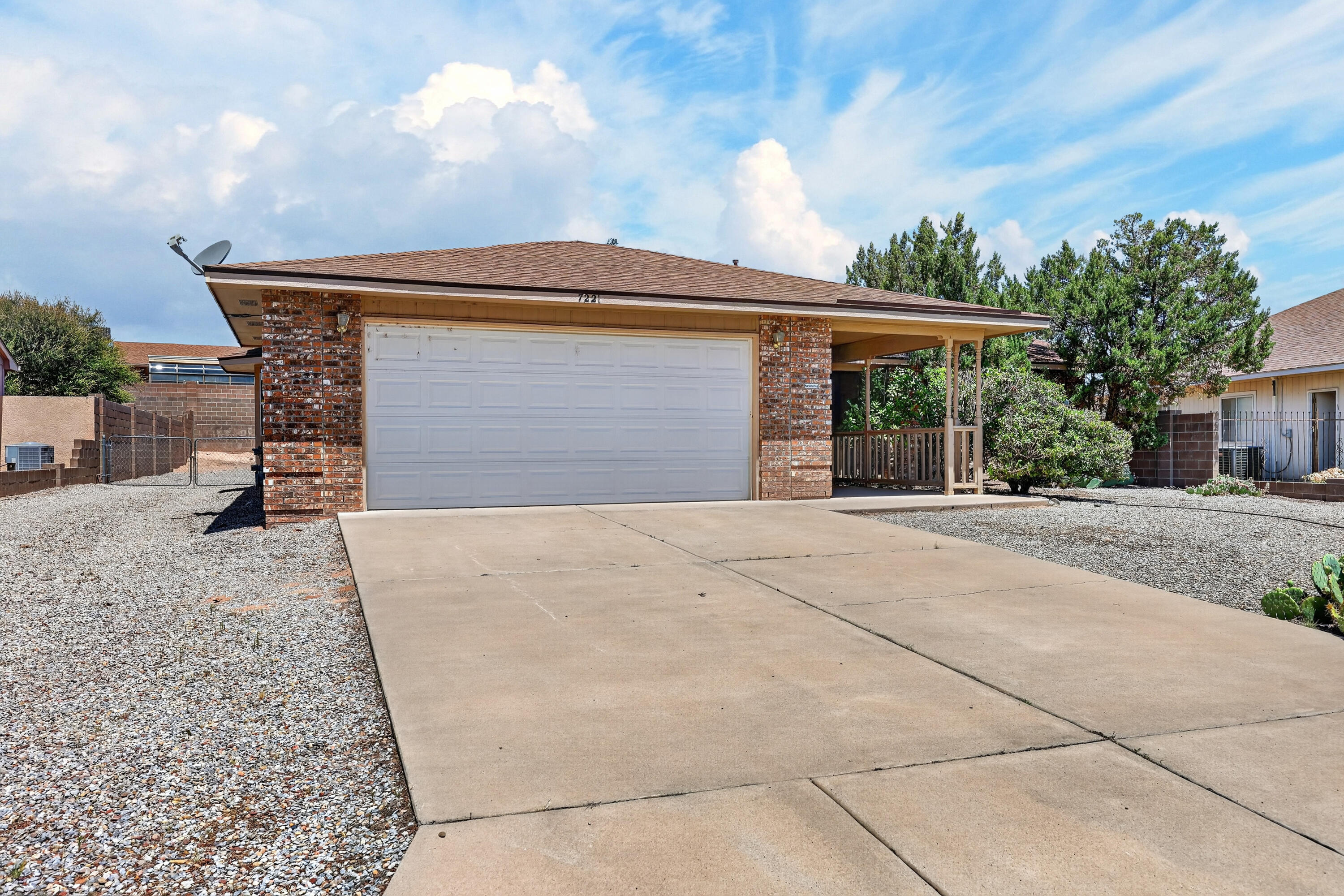 Photo 5 — 7221 Sunlight Peak Drive NE