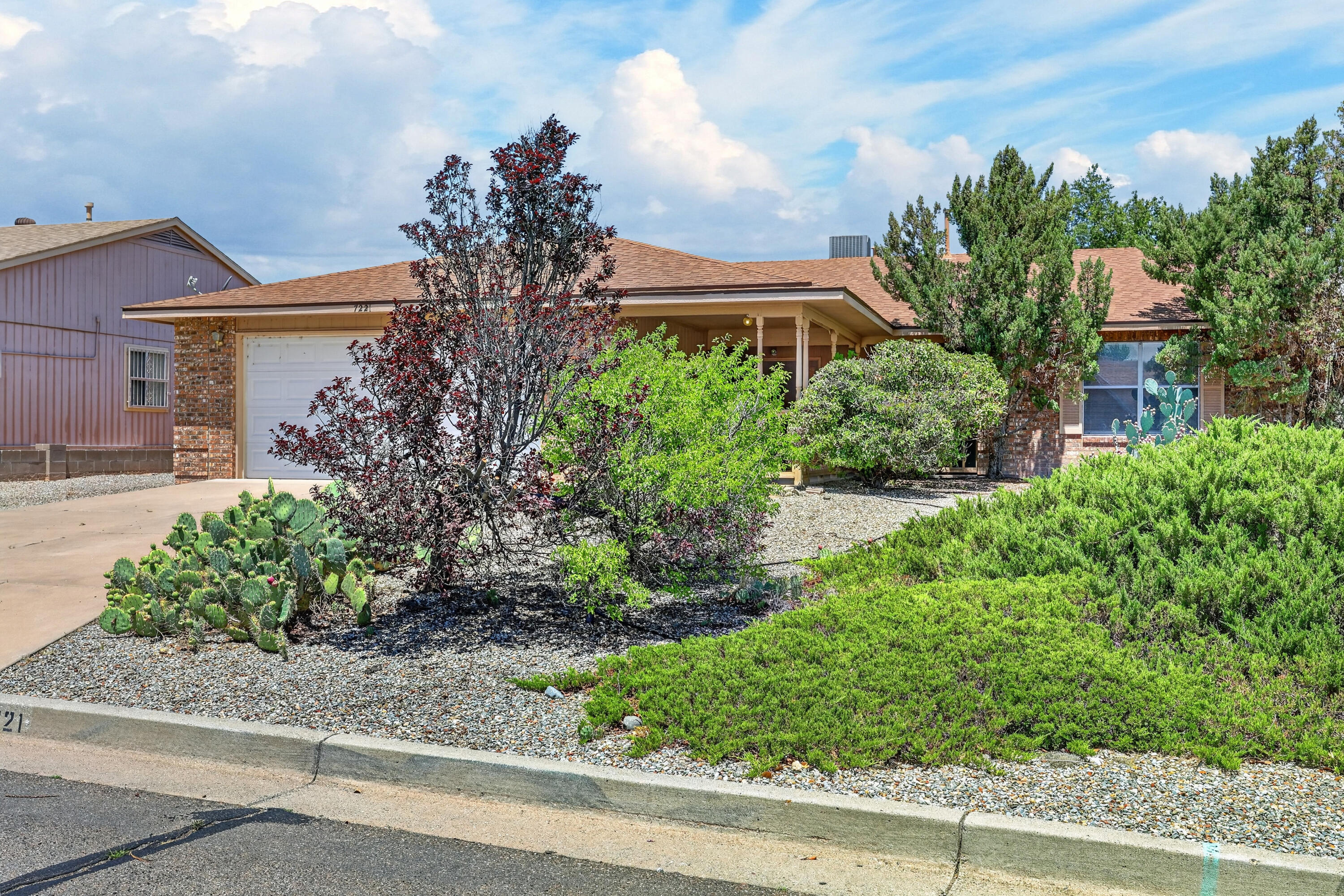 Photo 4 — 7221 Sunlight Peak Drive NE