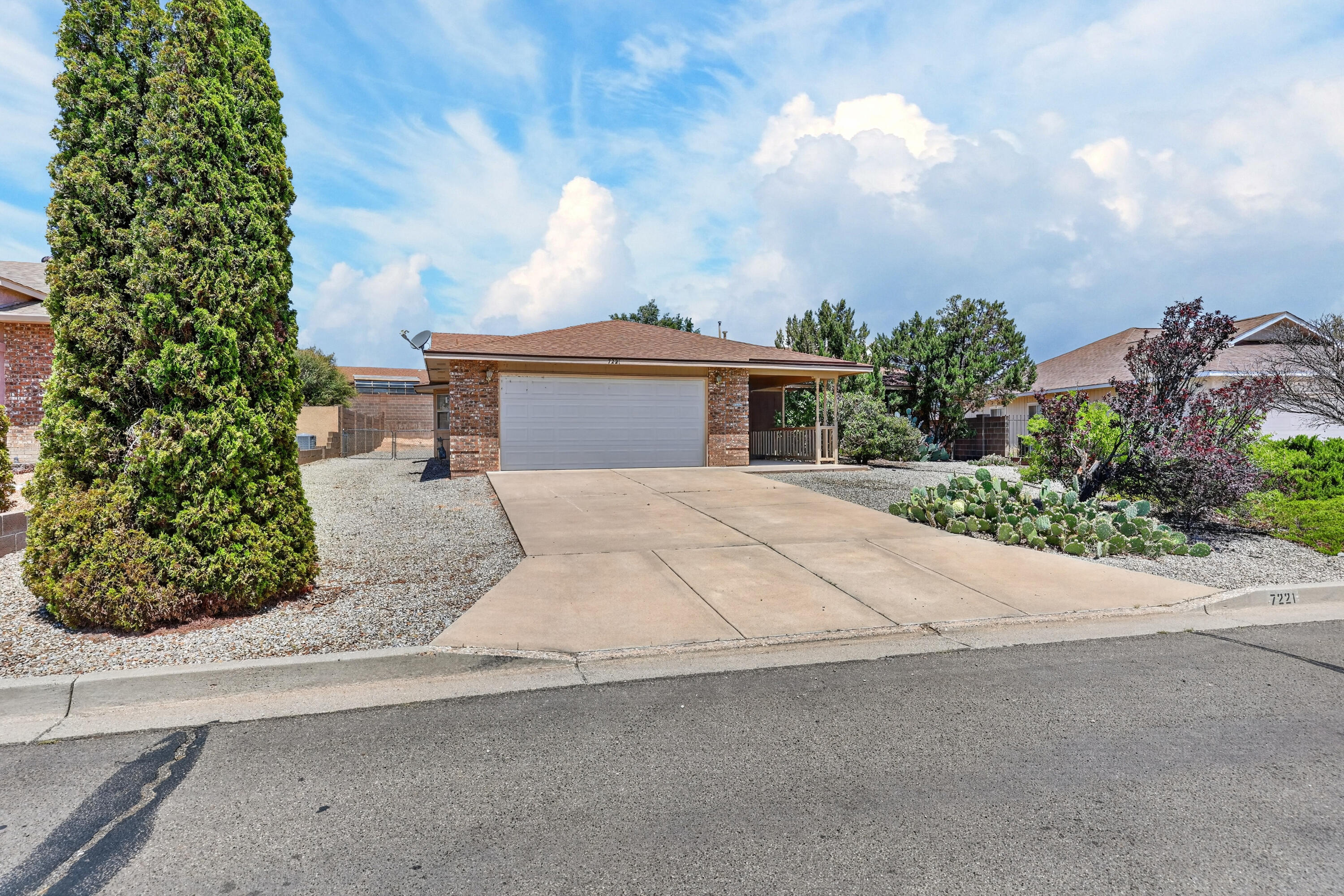 Photo 3 — 7221 Sunlight Peak Drive NE