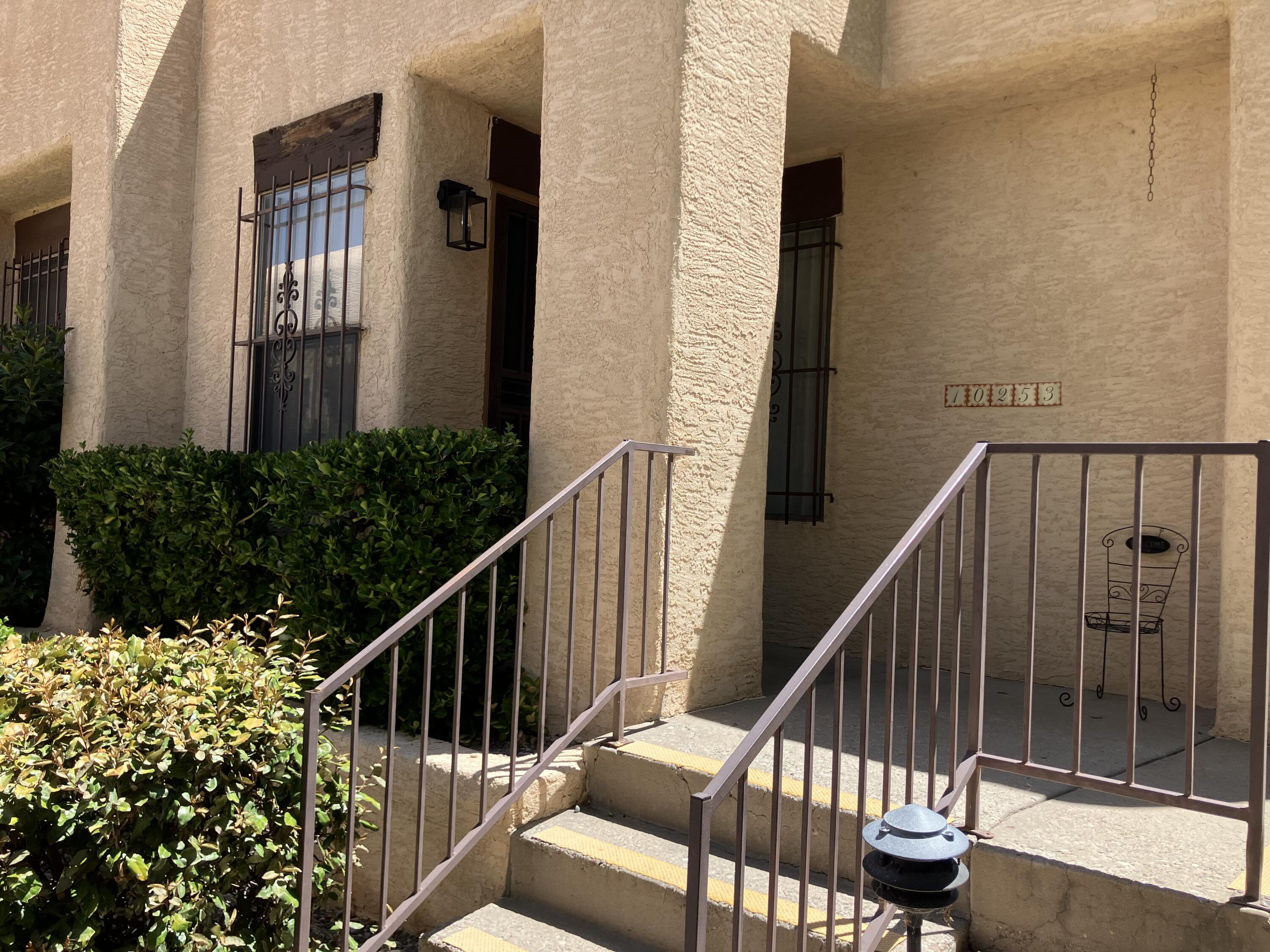 10253 Las Casitas Court NE