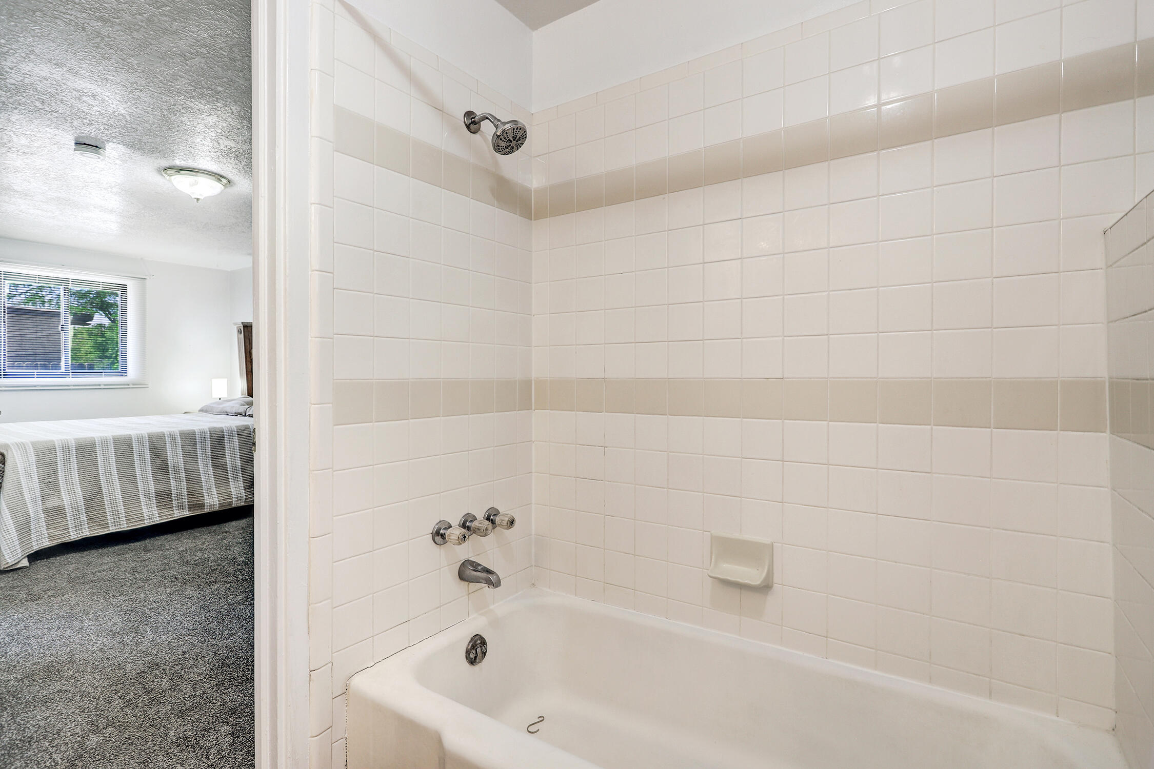 Photo 19 — 321 Wayne Road NW