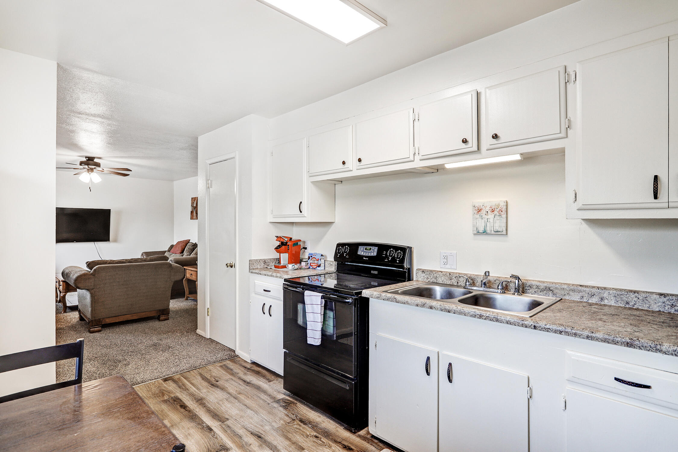 Photo 13 — 321 Wayne Road NW