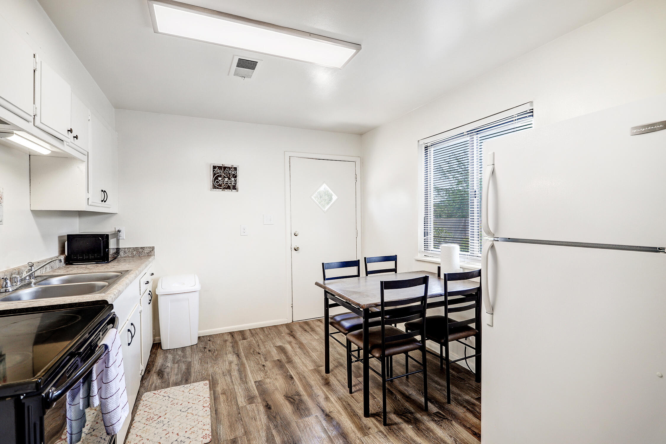 Photo 5 — 321 Wayne Road NW