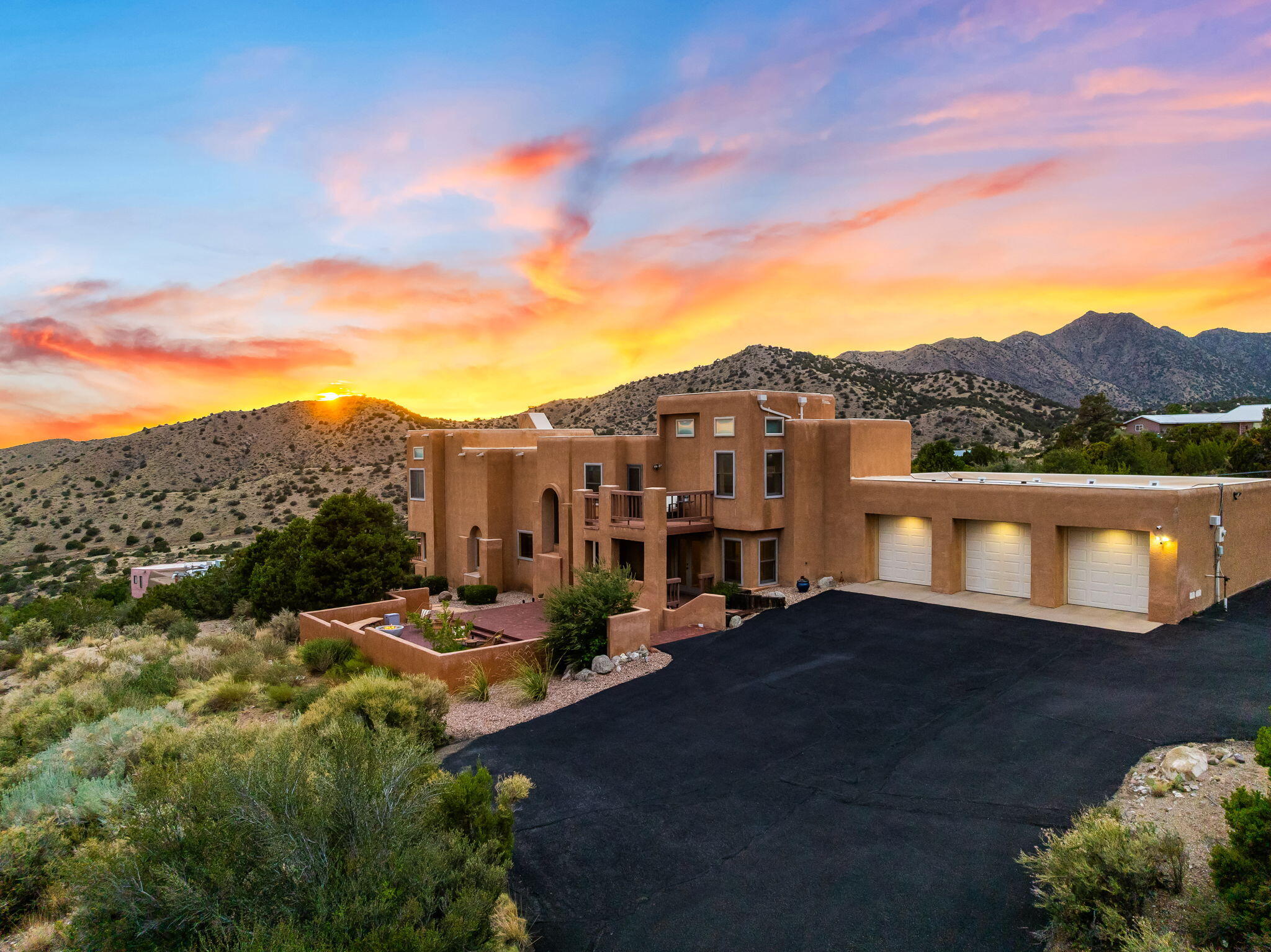 Photo 3 — 18 Tierra Monte Drive NE