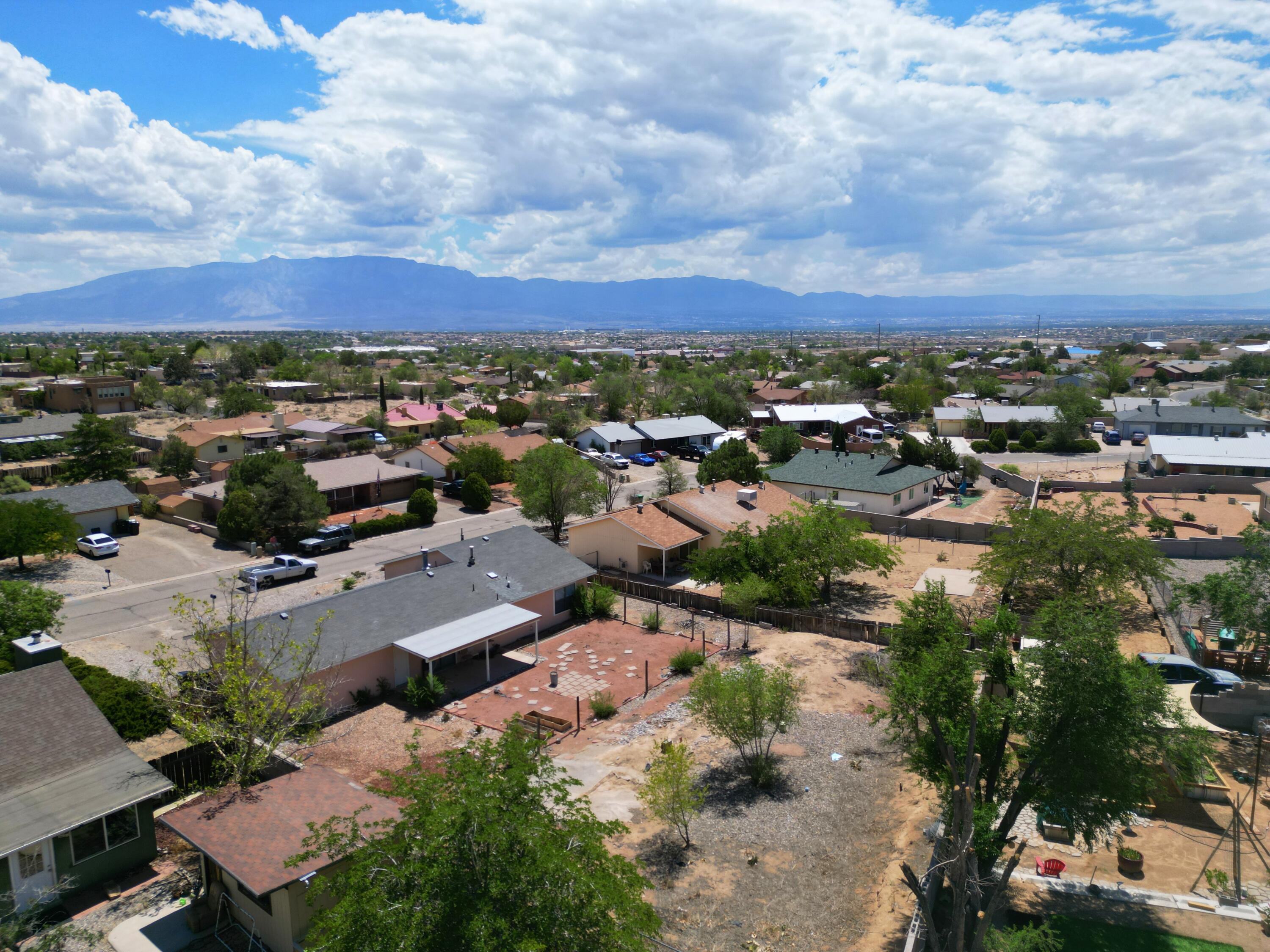 Photo 4 — 774 Zuni Road SE