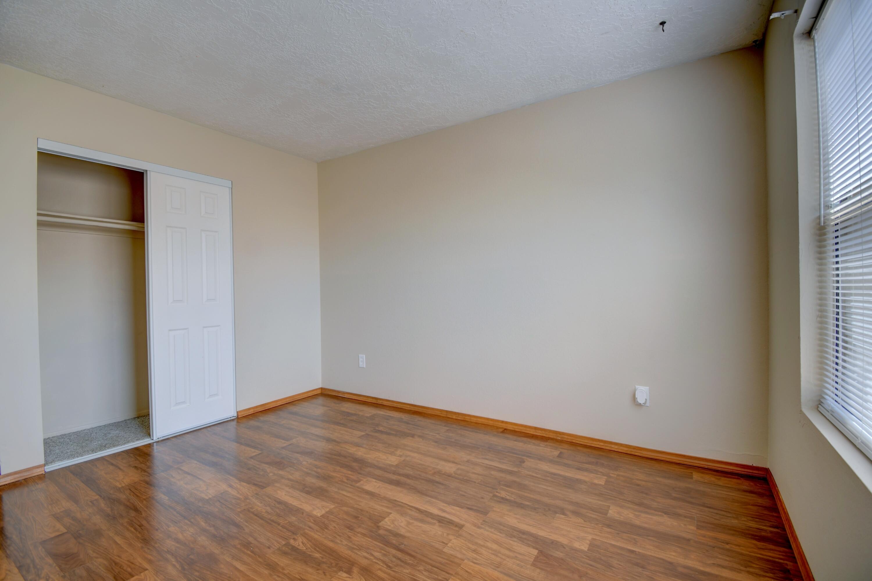 Photo 7 — 774 Zuni Road SE