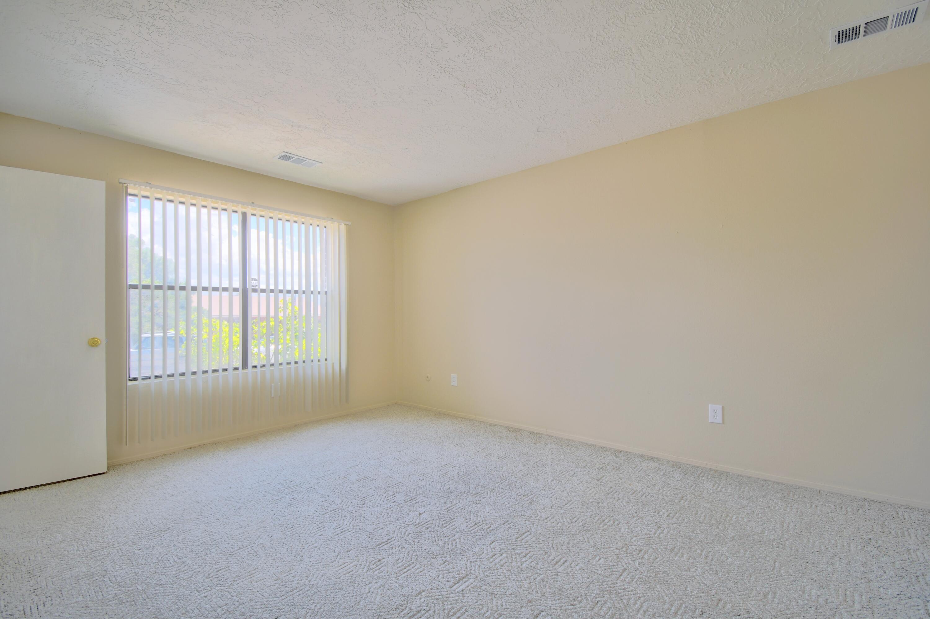 Photo 16 — 774 Zuni Road SE