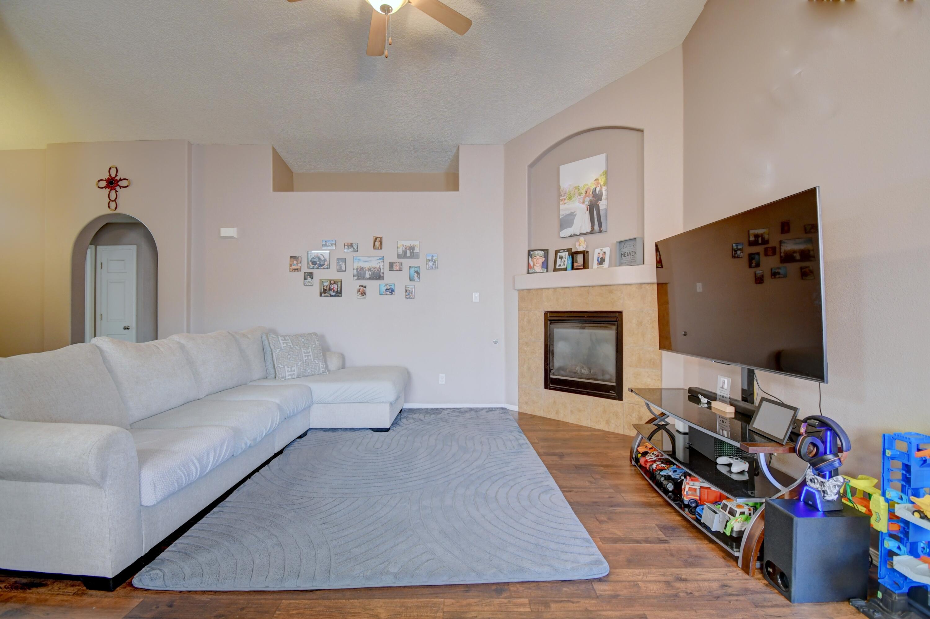 Photo 13 — 6928 N Tijeras Creek Road NW