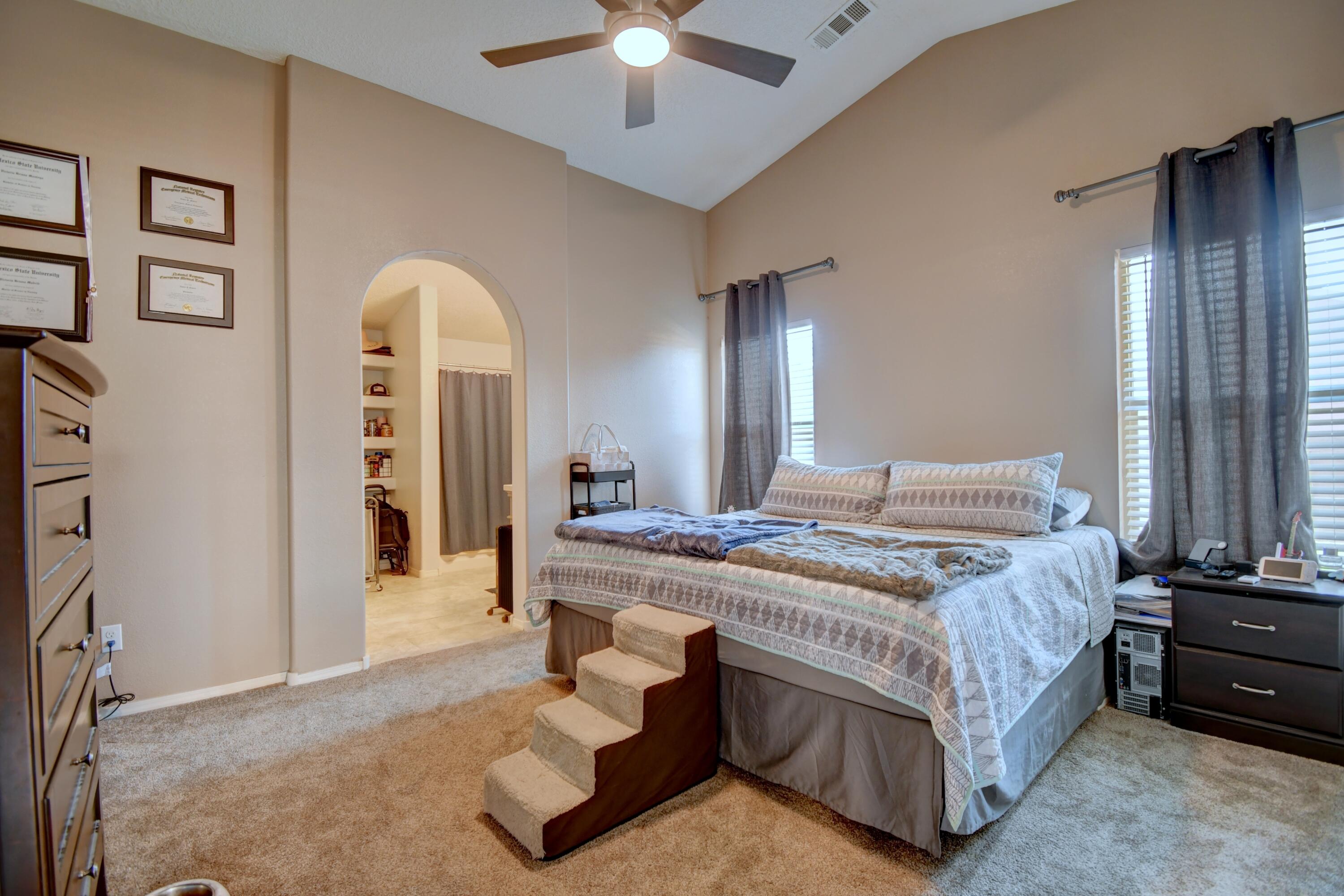 Photo 11 — 6928 N Tijeras Creek Road NW