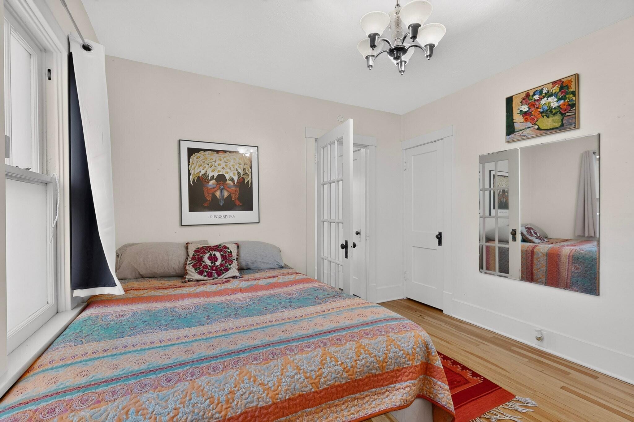 Photo 2 — 219 Vassar Drive SE