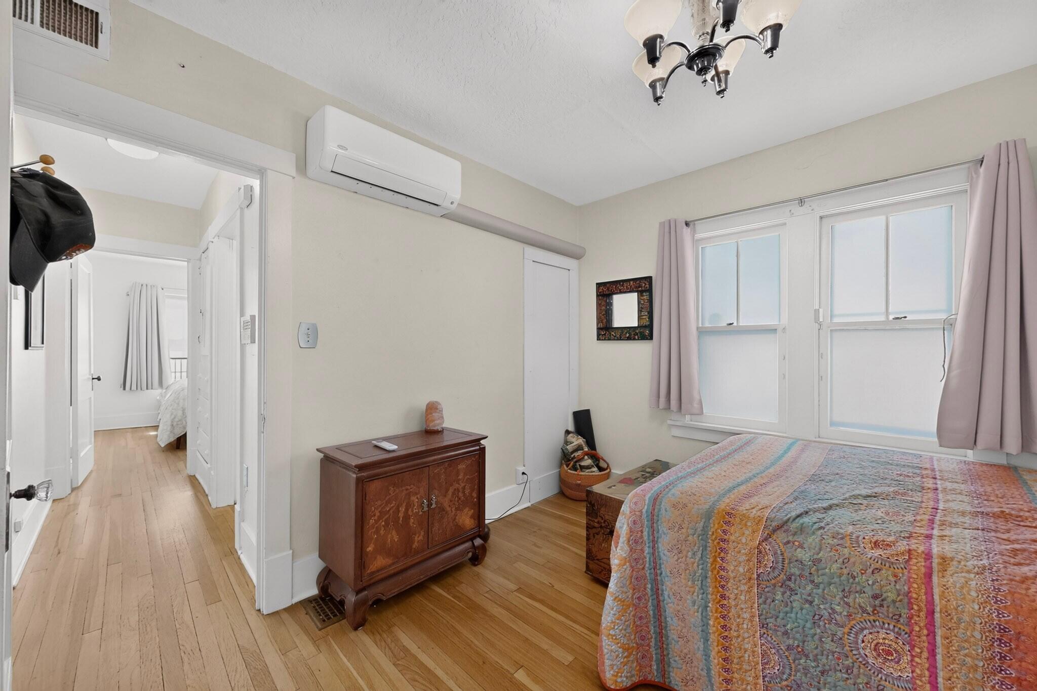Photo 3 — 219 Vassar Drive SE